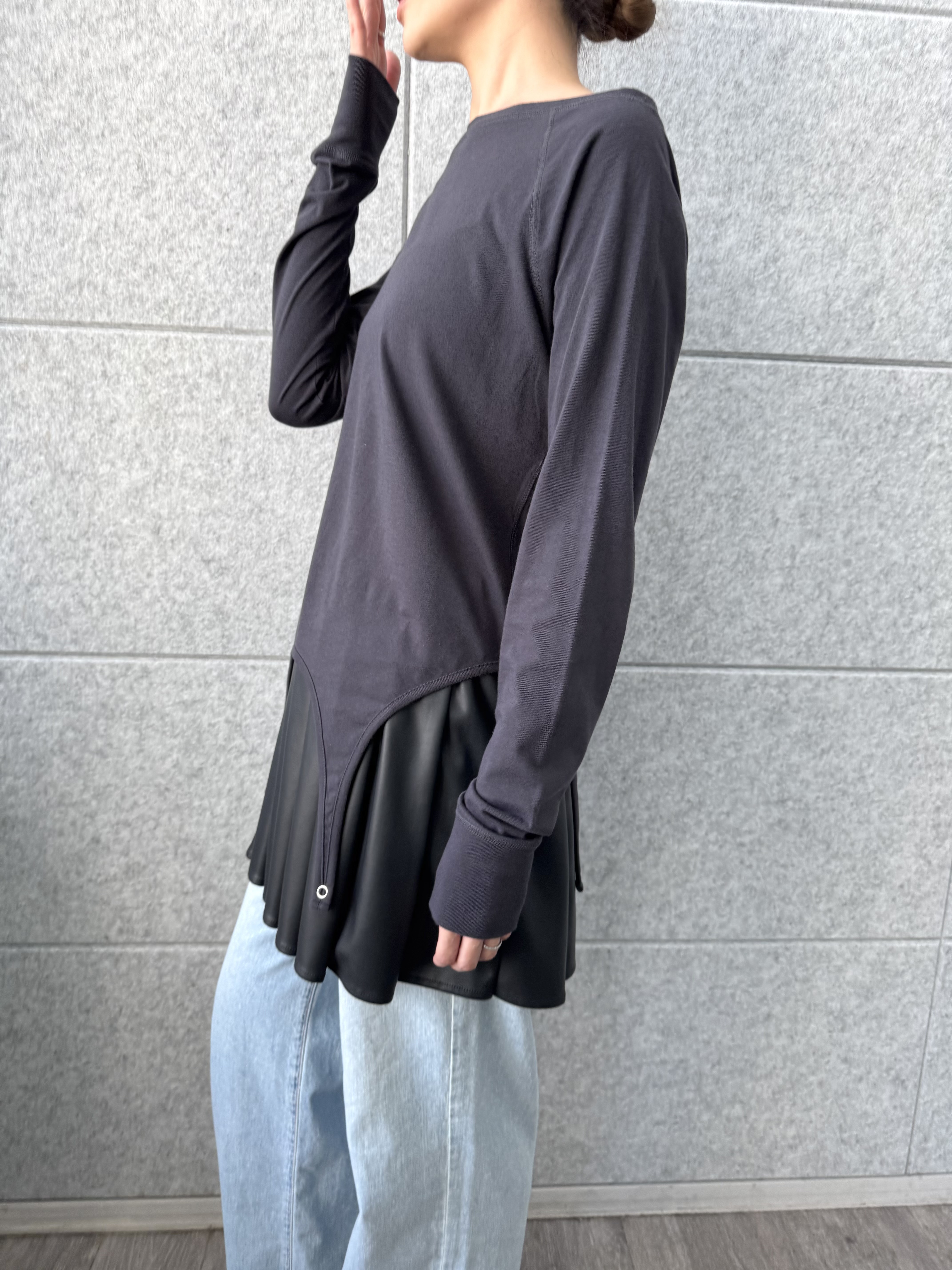 uchi__yamaさんの「CODE A｜leather like mini skirt」を使ったコーディネート