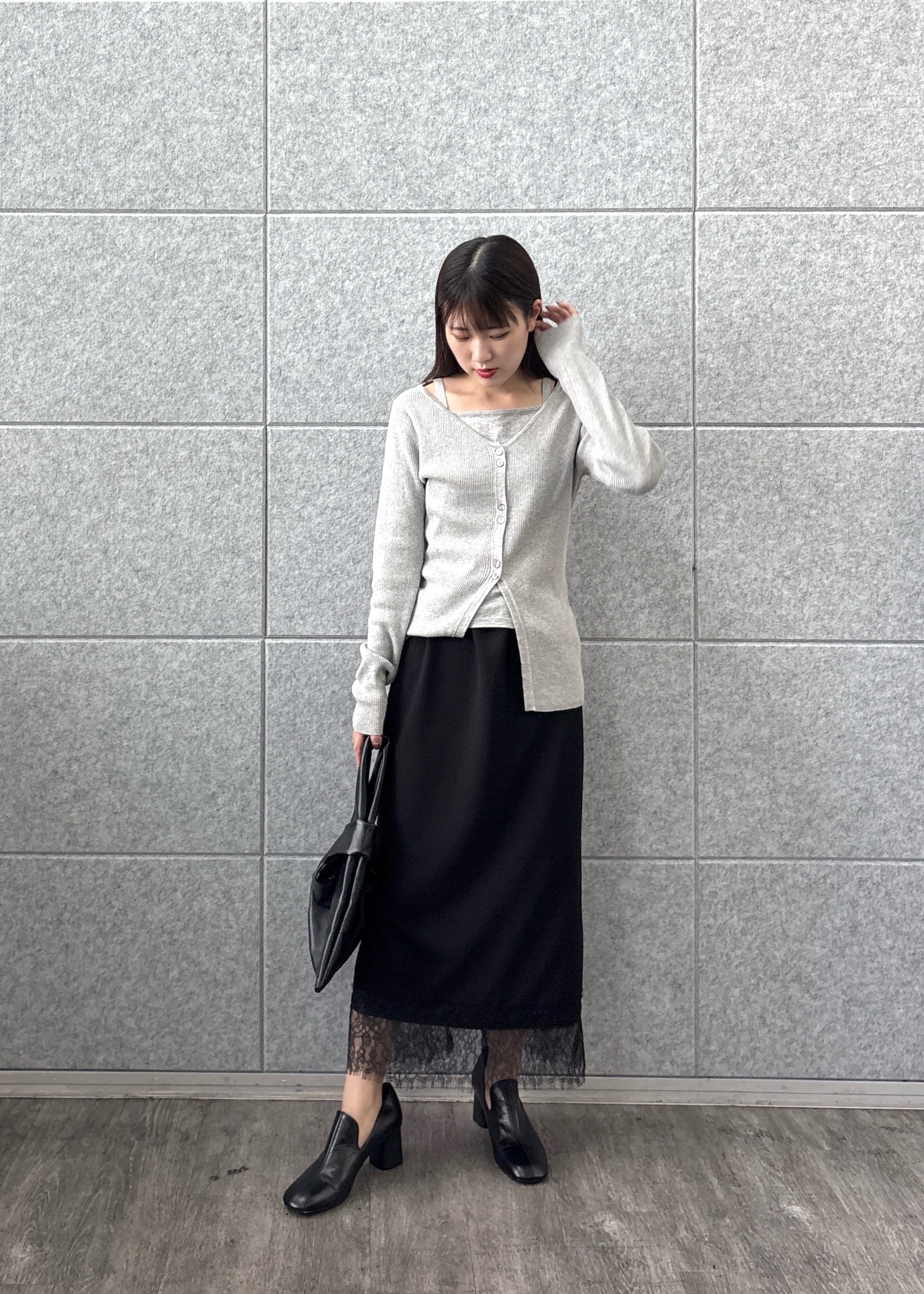 Renoさんの「INDIVI｜裾レース ストレートスカート」を使ったコーディネート