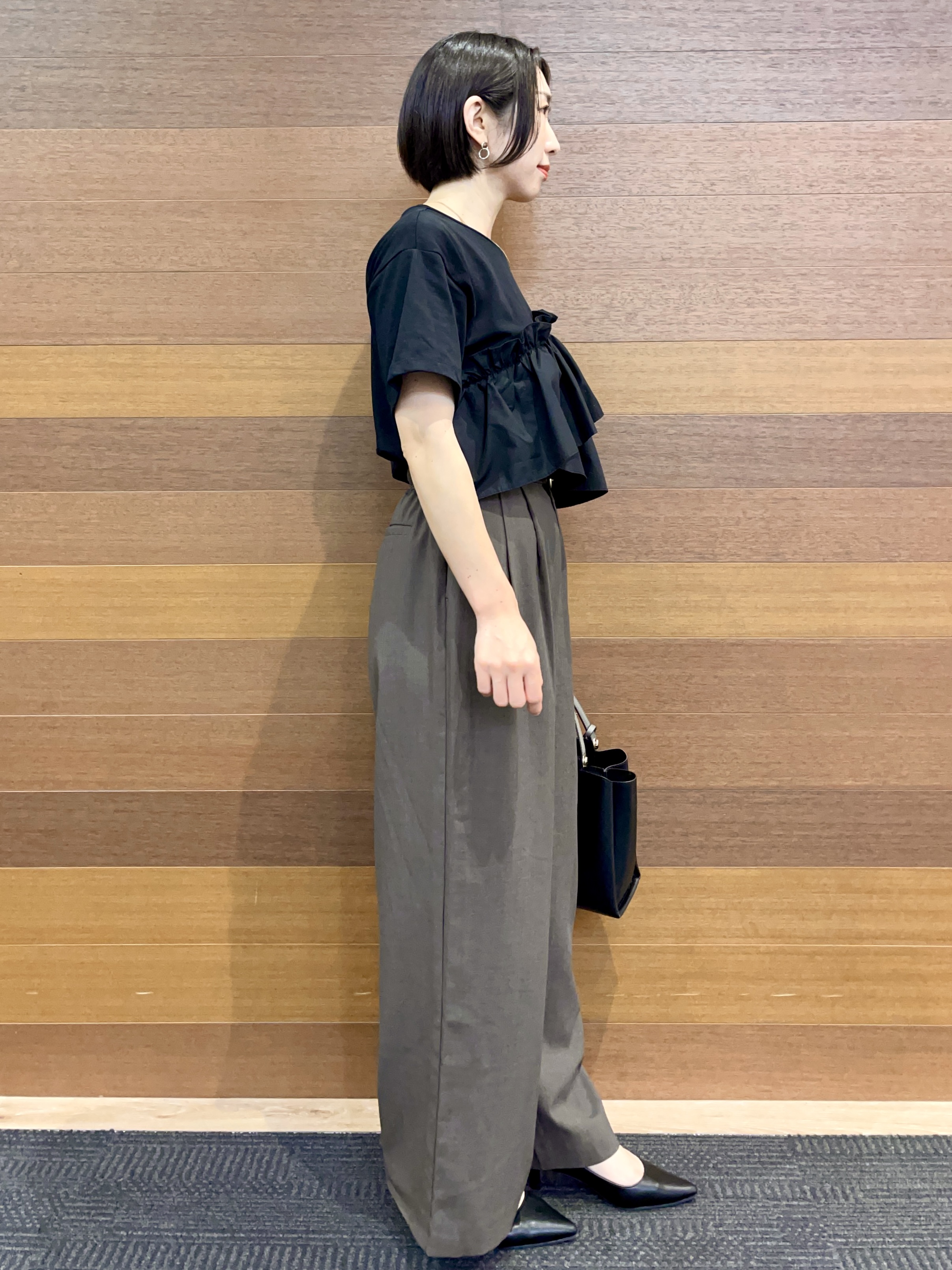 umiさんの「OPAQUE.CLIP｜【接触冷感】アシメフリルドッキングカットソー《洗濯機OK》」を使ったコーディネート