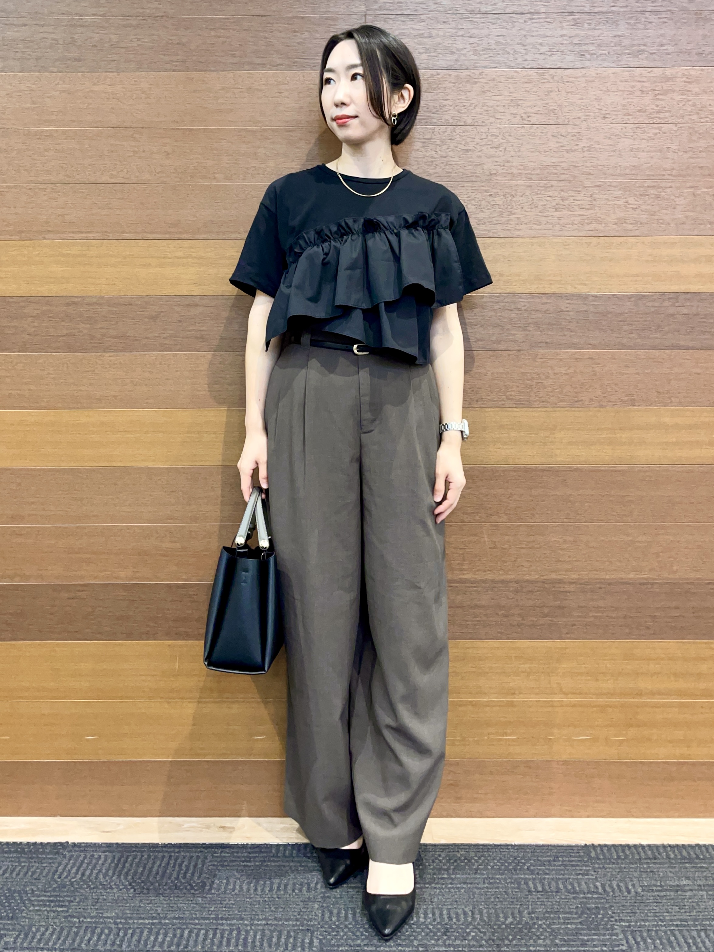 umiさんの「OPAQUE.CLIP｜【接触冷感】アシメフリルドッキングカットソー《洗濯機OK》」を使ったコーディネート