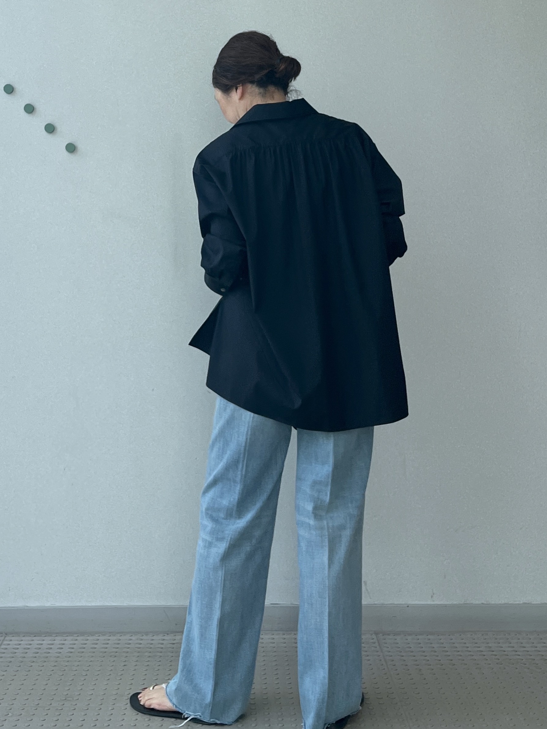Soeさんの「DRESSTERIOR｜【接触冷感/UVカット/着回し】スキッパーブラウス」を使ったコーディネート