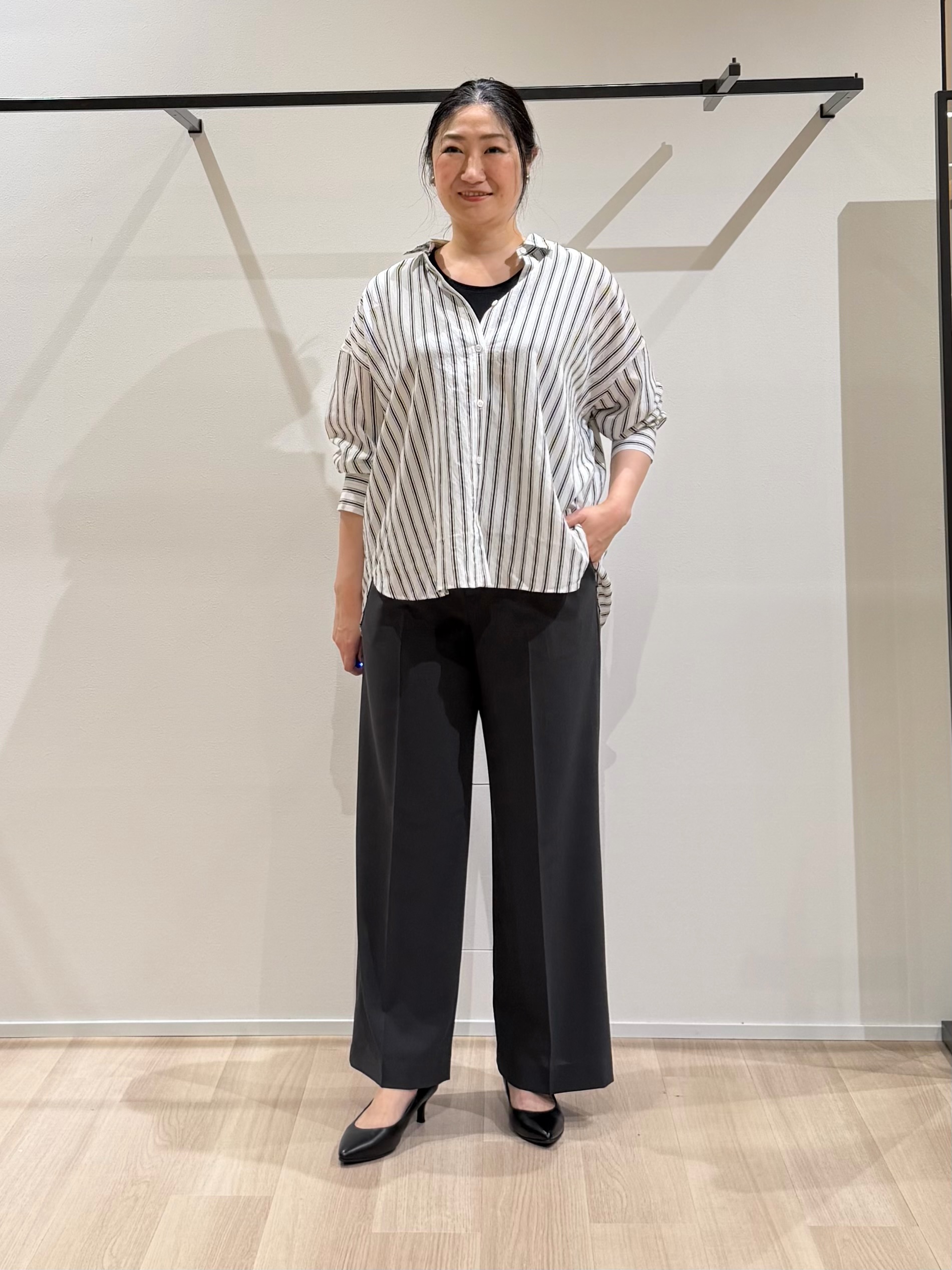 TOMOMIさんの「UNTITLED｜【秋映え/羽織り】ストライプシャツ」を使ったコーディネート
