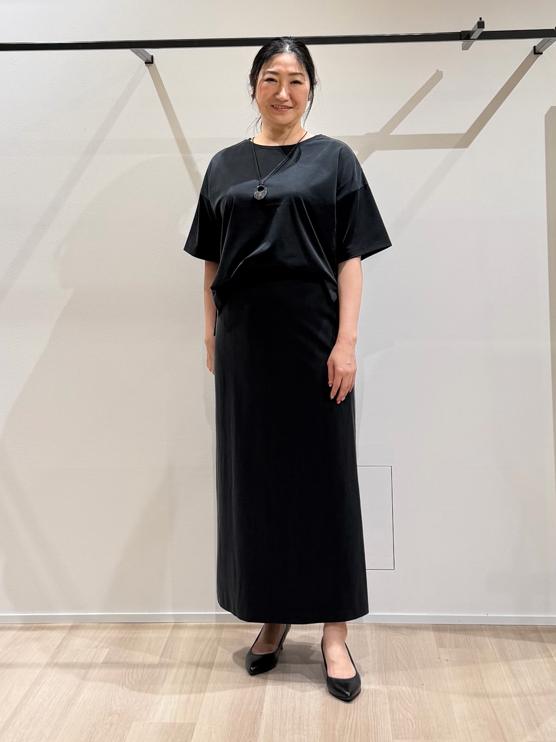 TOMOMIさんの「UNTITLED｜【きれいめTシャツ/セットアップ可】ヴィンテージライクプルオーバー」を使ったコーディネート