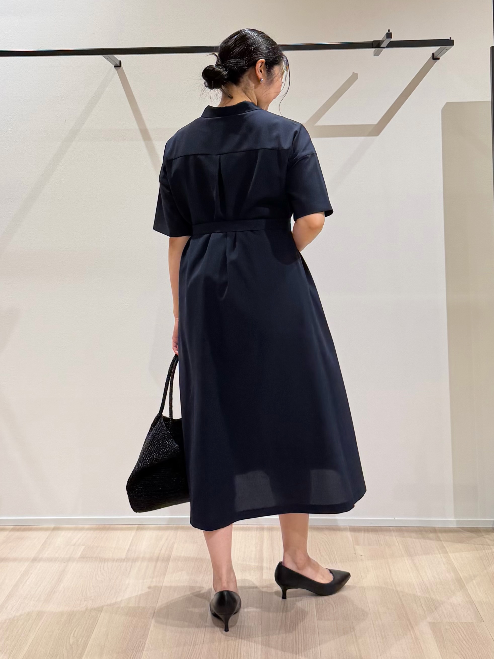 TOMOMIさんの「UNTITLED｜【初秋も活躍/UVカット/接触冷感】エアリークールワンピース」を使ったコーディネート