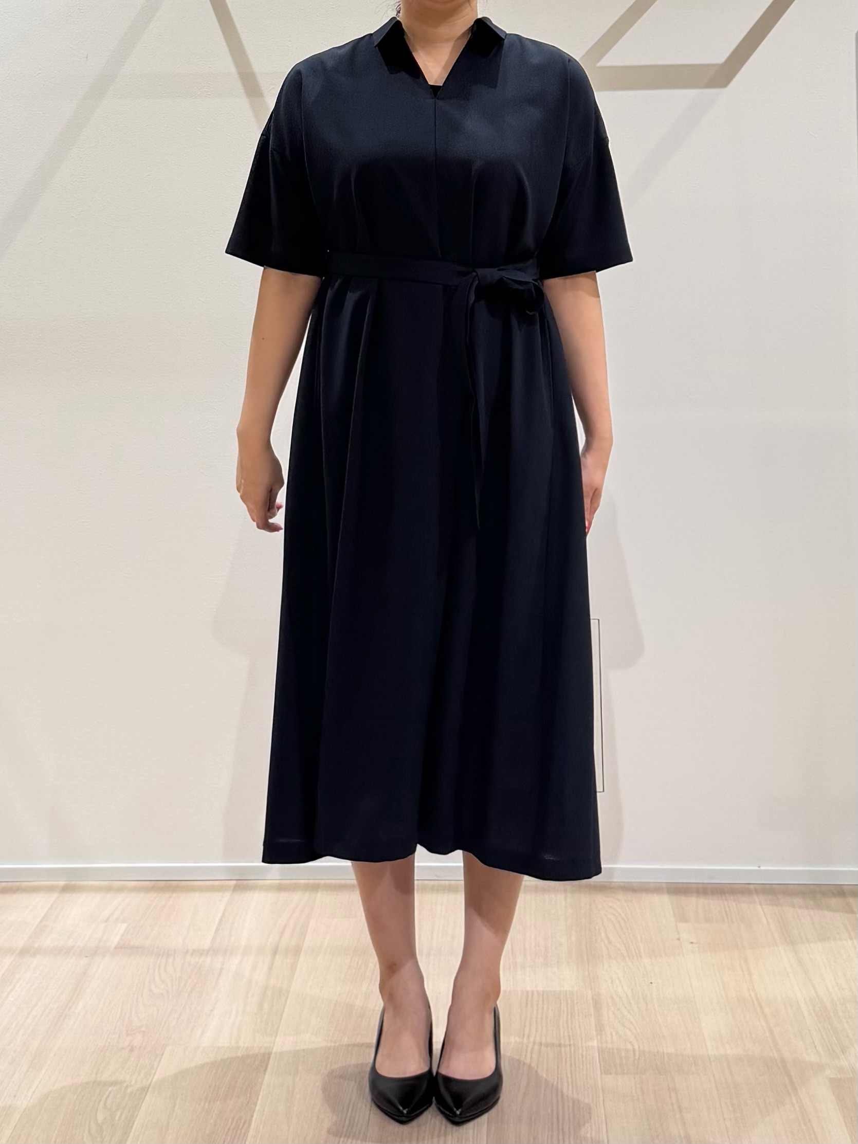 TOMOMIさんの「UNTITLED｜【初秋も活躍/UVカット/接触冷感】エアリークールワンピース」を使ったコーディネート
