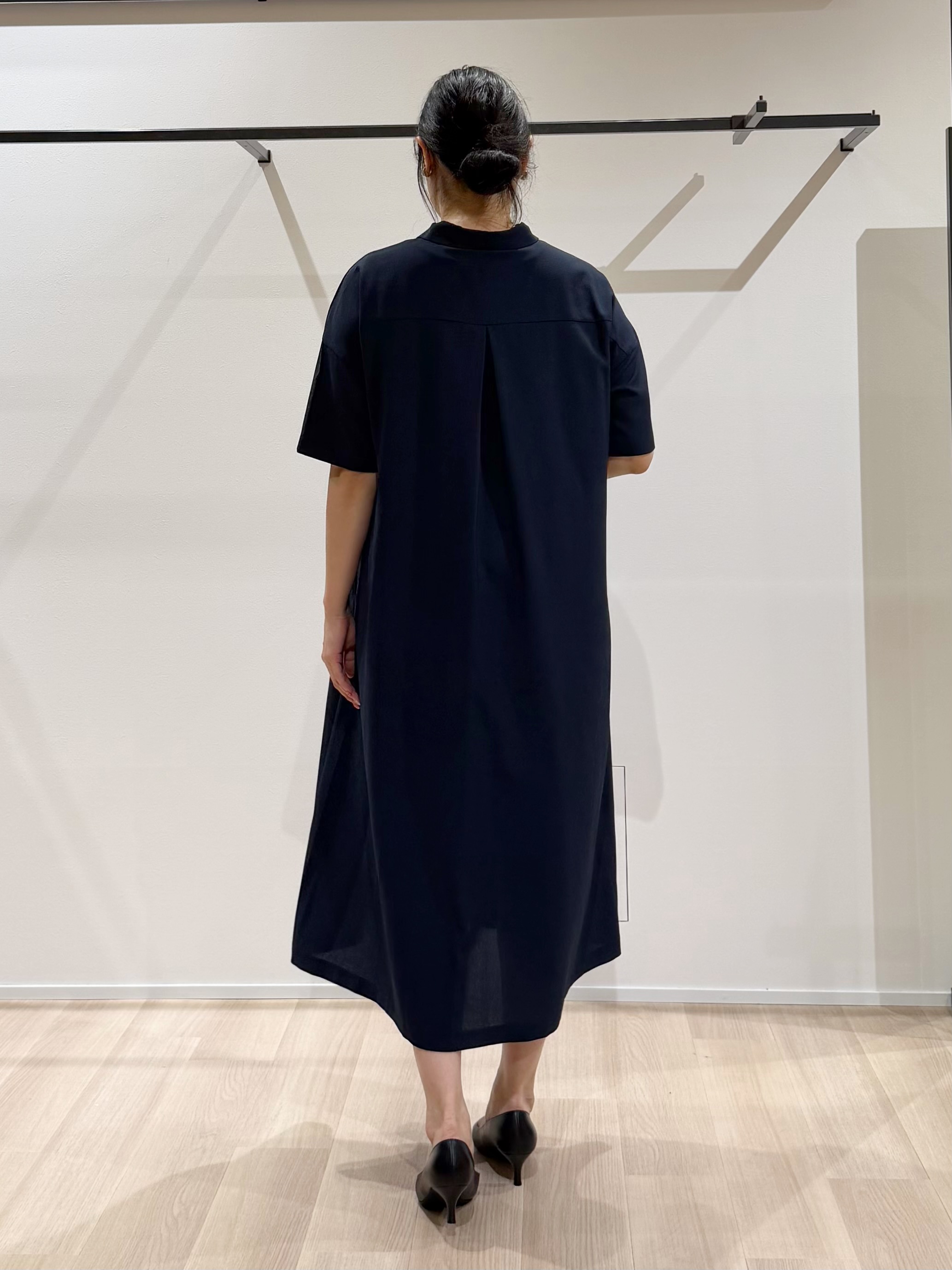 TOMOMIさんの「UNTITLED｜【初秋も活躍/UVカット/接触冷感】エアリークールワンピース」を使ったコーディネート