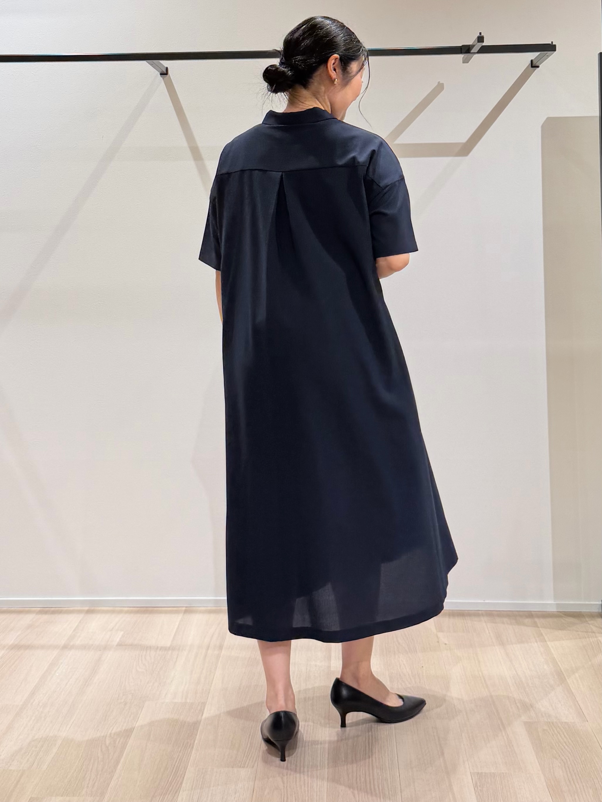 TOMOMIさんの「UNTITLED｜【初秋も活躍/UVカット/接触冷感】エアリークールワンピース」を使ったコーディネート