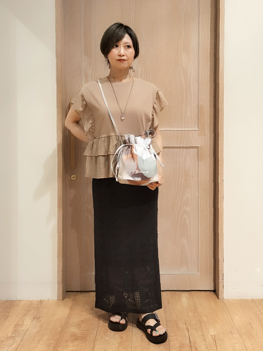 YUKIさんの「SHOO･LA･RUE｜【S-LL/洗濯機可】着るだけで決まる 主役級フリルトップス」を使ったコーディネート