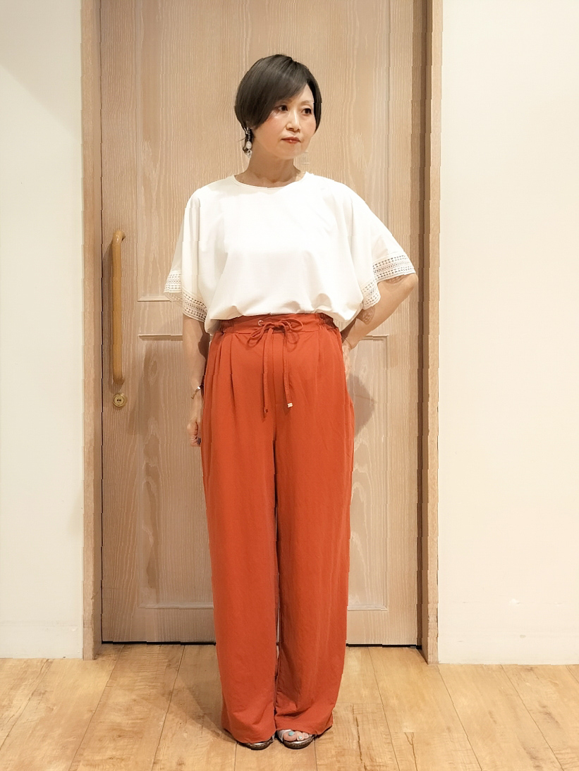 YUKIさんの「SHOO･LA･RUE｜【UV/洗濯機可/体型カバー】ヒップ周りが隠せる お袖レースTシャツ」を使ったコーディネート