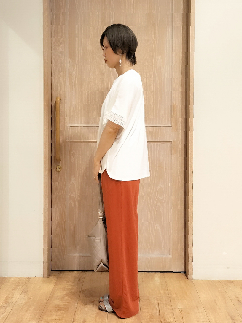 YUKIさんの「SHOO･LA･RUE｜【UV/洗濯機可/体型カバー】ヒップ周りが隠せる お袖レースTシャツ」を使ったコーディネート