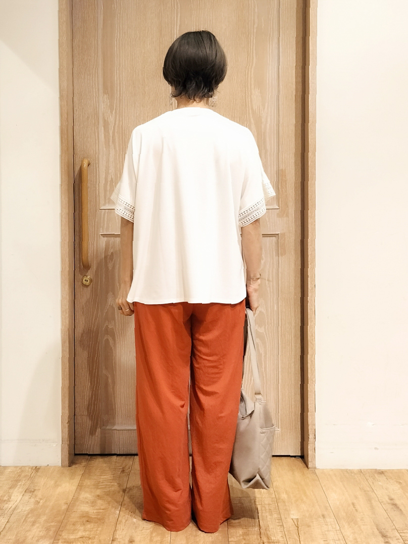 YUKIさんの「SHOO･LA･RUE｜【UV/洗濯機可/体型カバー】ヒップ周りが隠せる お袖レースTシャツ」を使ったコーディネート