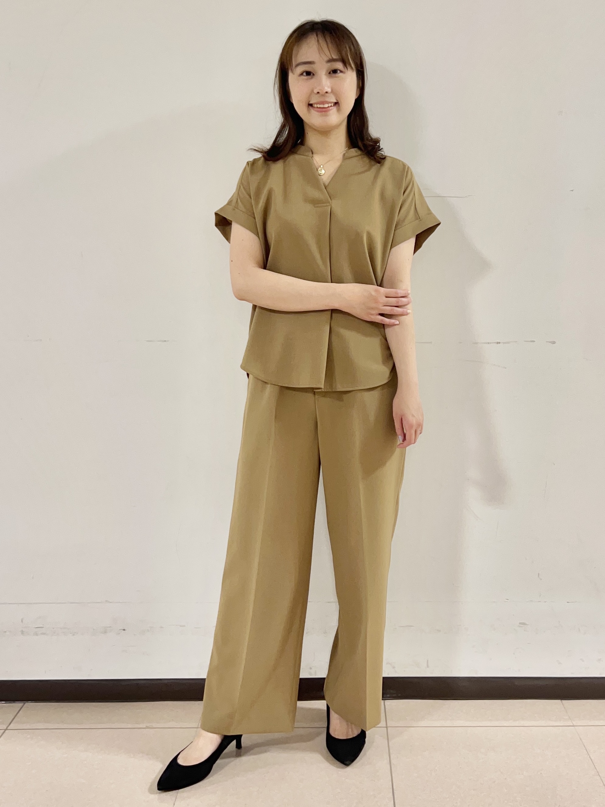 りおさんの「UNTITLED｜【セットアップ可/UVカット】エアリークールブラウス」を使ったコーディネート