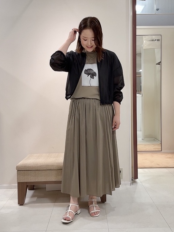 YUIさんの「UNTITLED｜【秋羽織り/ジップ】トリコットシアーブラウス」を使ったコーディネート