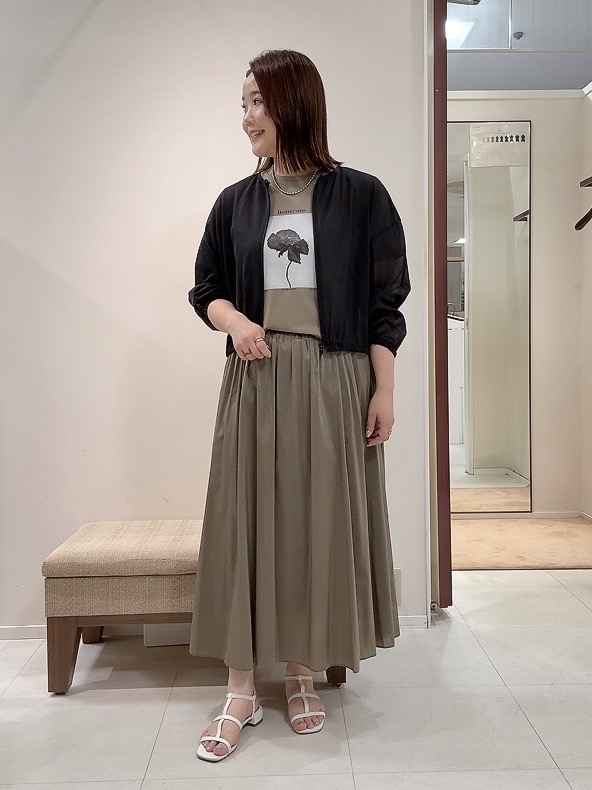 YUIさんの「UNTITLED｜【秋羽織り/ジップ】トリコットシアーブラウス」を使ったコーディネート