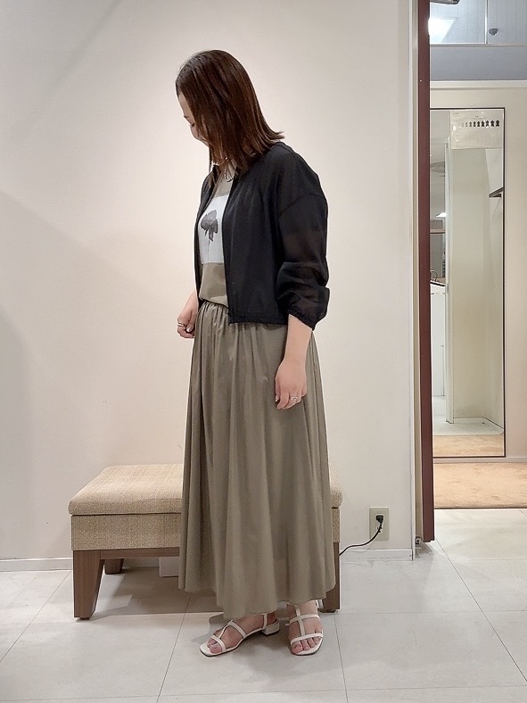 YUIさんの「UNTITLED｜【秋羽織り/ジップ】トリコットシアーブラウス」を使ったコーディネート