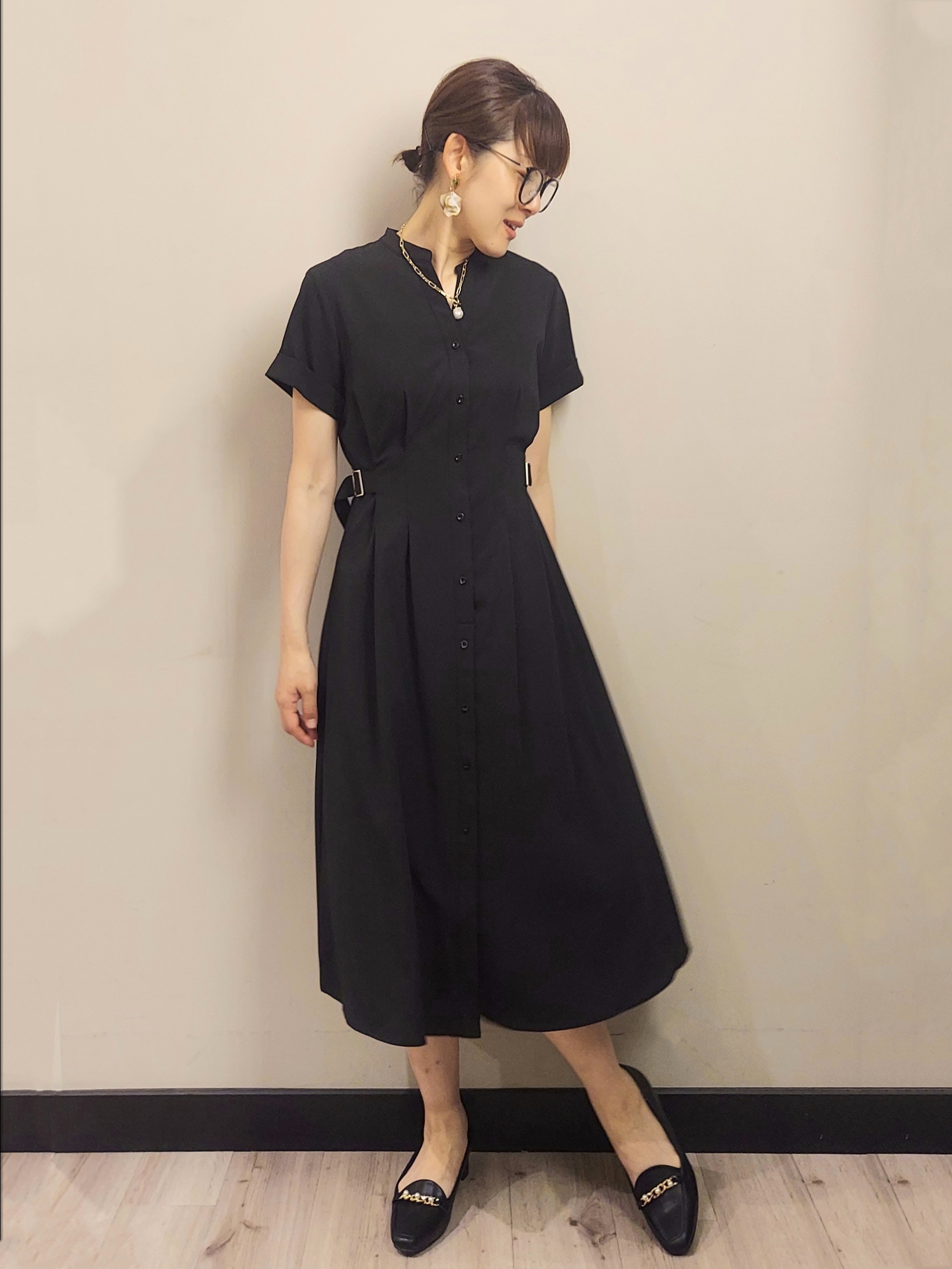 MAKIさんの「index｜【接触冷感／吸水速乾／UVケア】リネンライクサイドベルトシャツワンピース《透け防止／洗濯機OK》」を使ったコーディネート