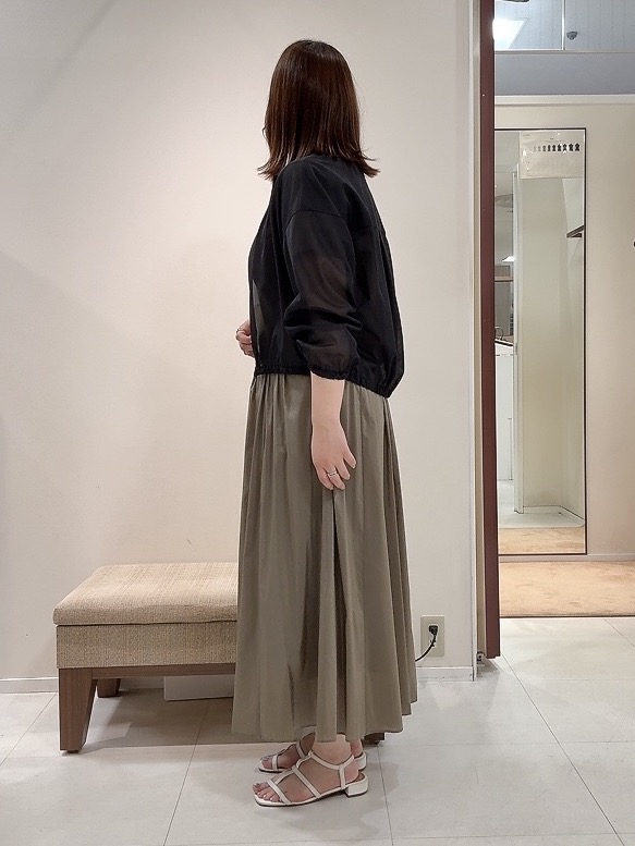 YUIさんの「UNTITLED｜【秋羽織り/ジップ】トリコットシアーブラウス」を使ったコーディネート