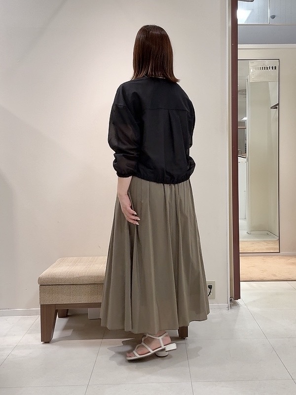 YUIさんの「UNTITLED｜【秋羽織り/ジップ】トリコットシアーブラウス」を使ったコーディネート