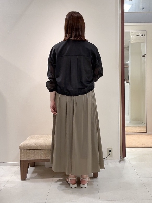 YUIさんの「UNTITLED｜【秋羽織り/ジップ】トリコットシアーブラウス」を使ったコーディネート
