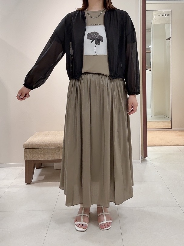 YUIさんの「UNTITLED｜【秋羽織り/ジップ】トリコットシアーブラウス」を使ったコーディネート