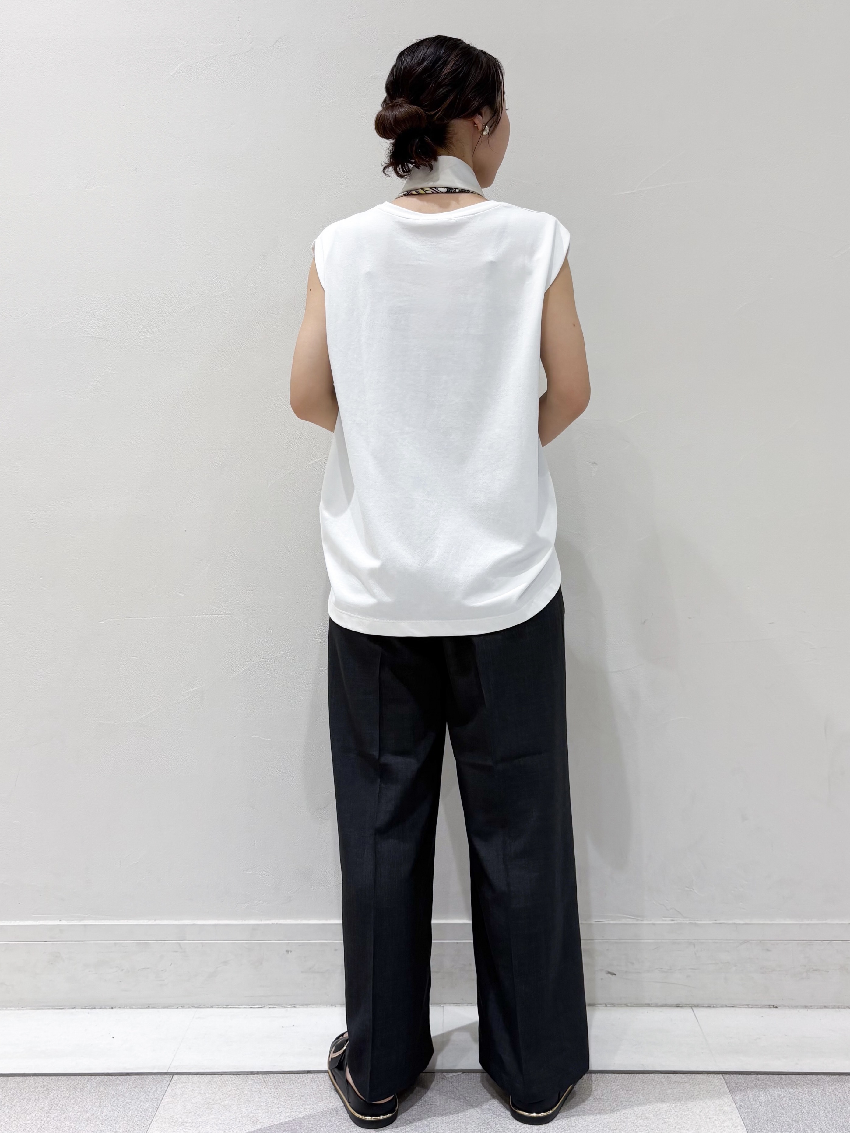 ちえさんの「OPAQUE.CLIP｜【UV／接触冷感】スーパーアイス ノースリーブカットソー《洗濯機OK》」を使ったコーディネート
