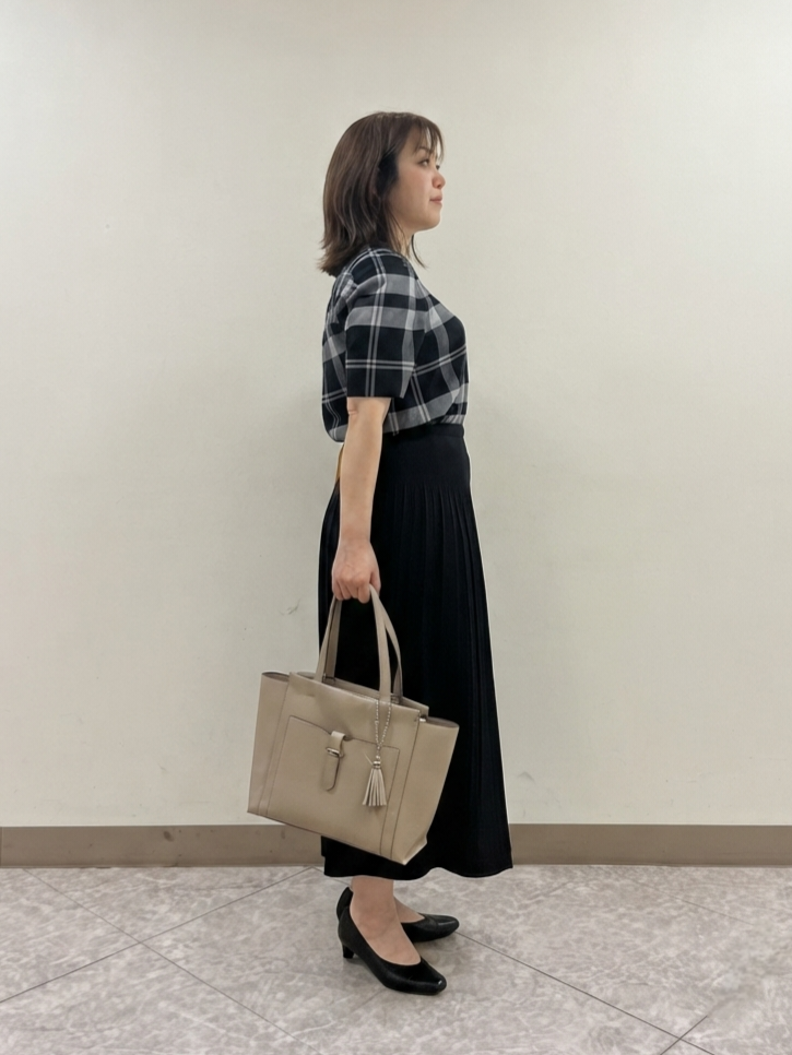 S.xuliさんの「Reflect｜【セットアップ／手洗い可】チェック柄パフスリーブブラウス」を使ったコーディネート
