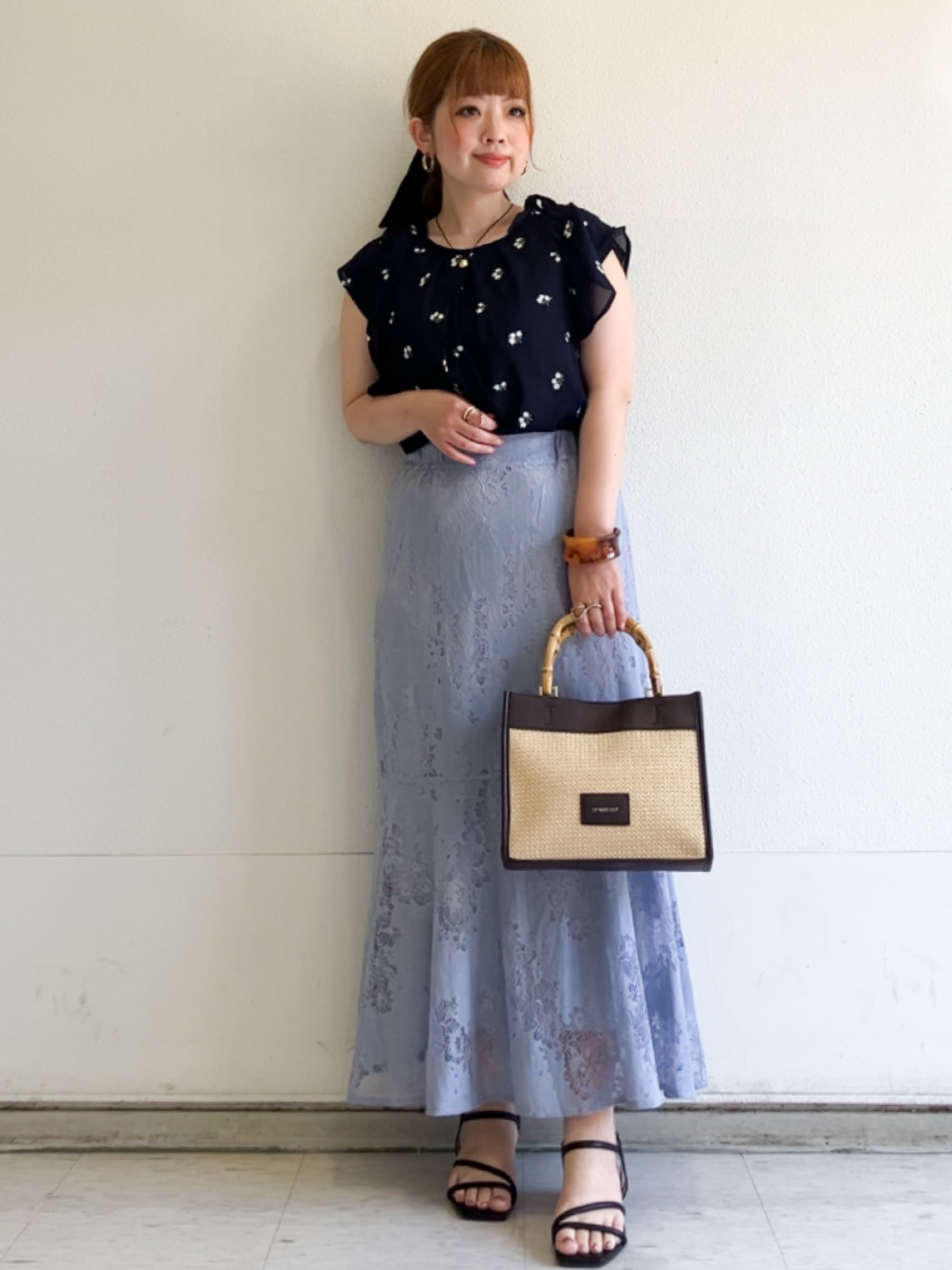 MIPPOさんの「index｜2wayフリルリボン刺繍ブラウス【洗濯機OK／イージーアイロン】」を使ったコーディネート