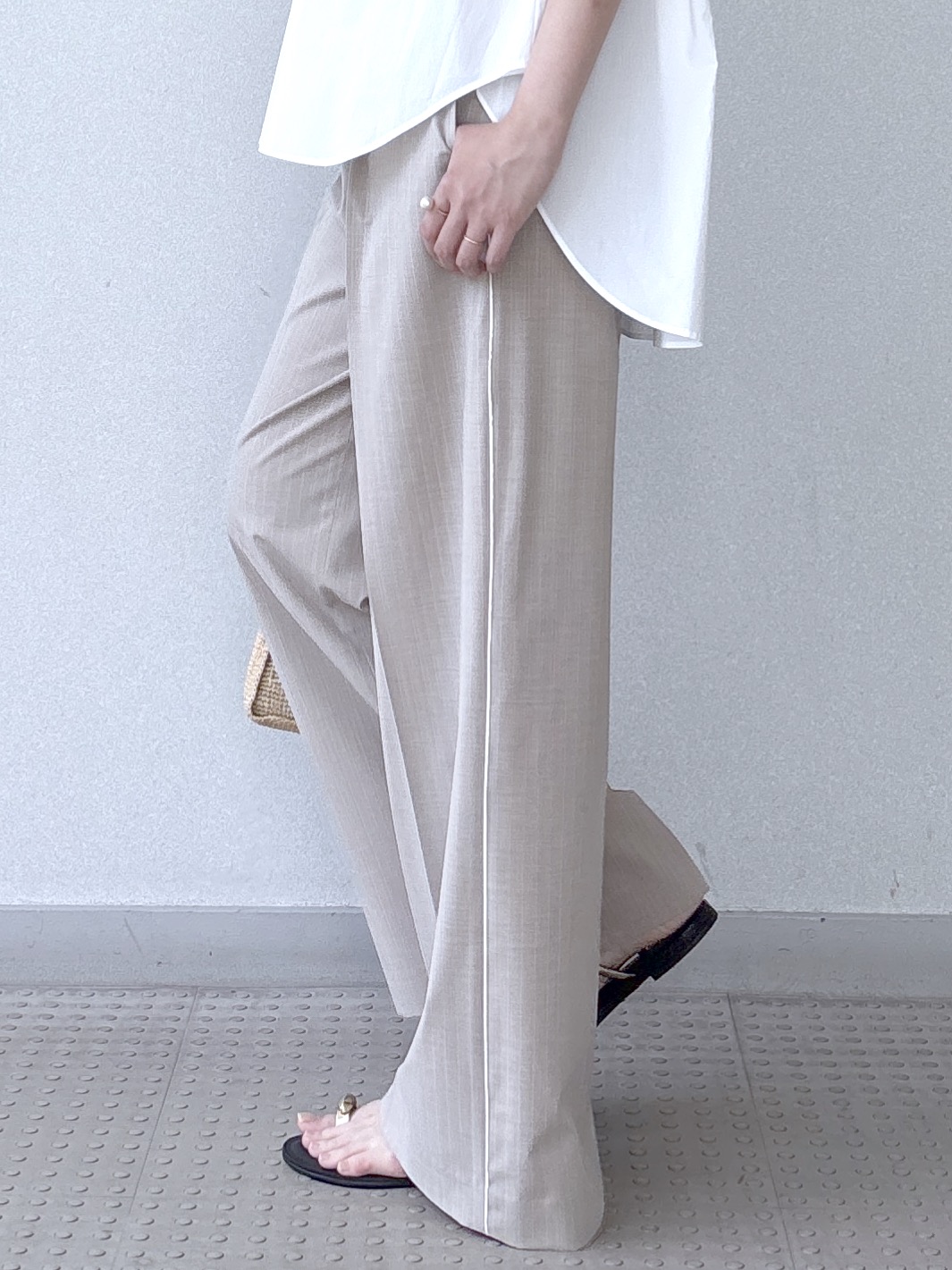 saitoさんの「DRESSTERIOR｜フレンチスリーブ スキッパーブラウス」を使ったコーディネート
