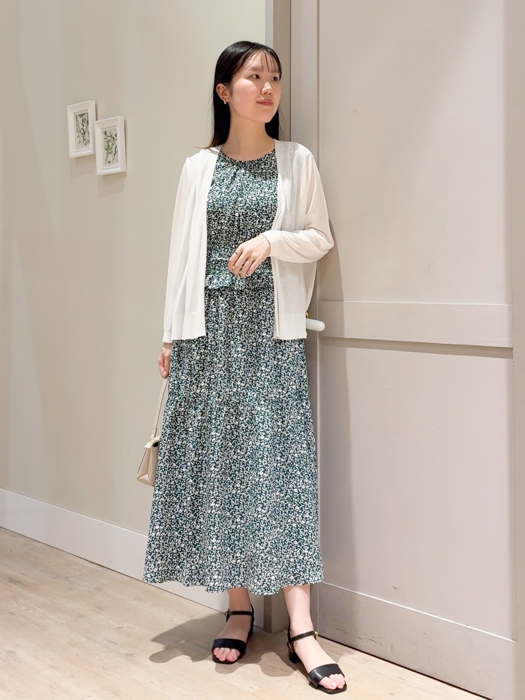 Mayuさんの「grove｜高評価！【UVカット】ベーシックショートカーディガン」を使ったコーディネート