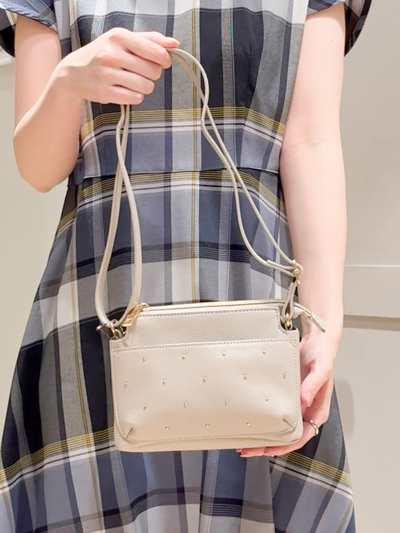 Mayuさんの「grove｜【低身長さんも選べる着丈】マドラスチェックワンピース」を使ったコーディネート
