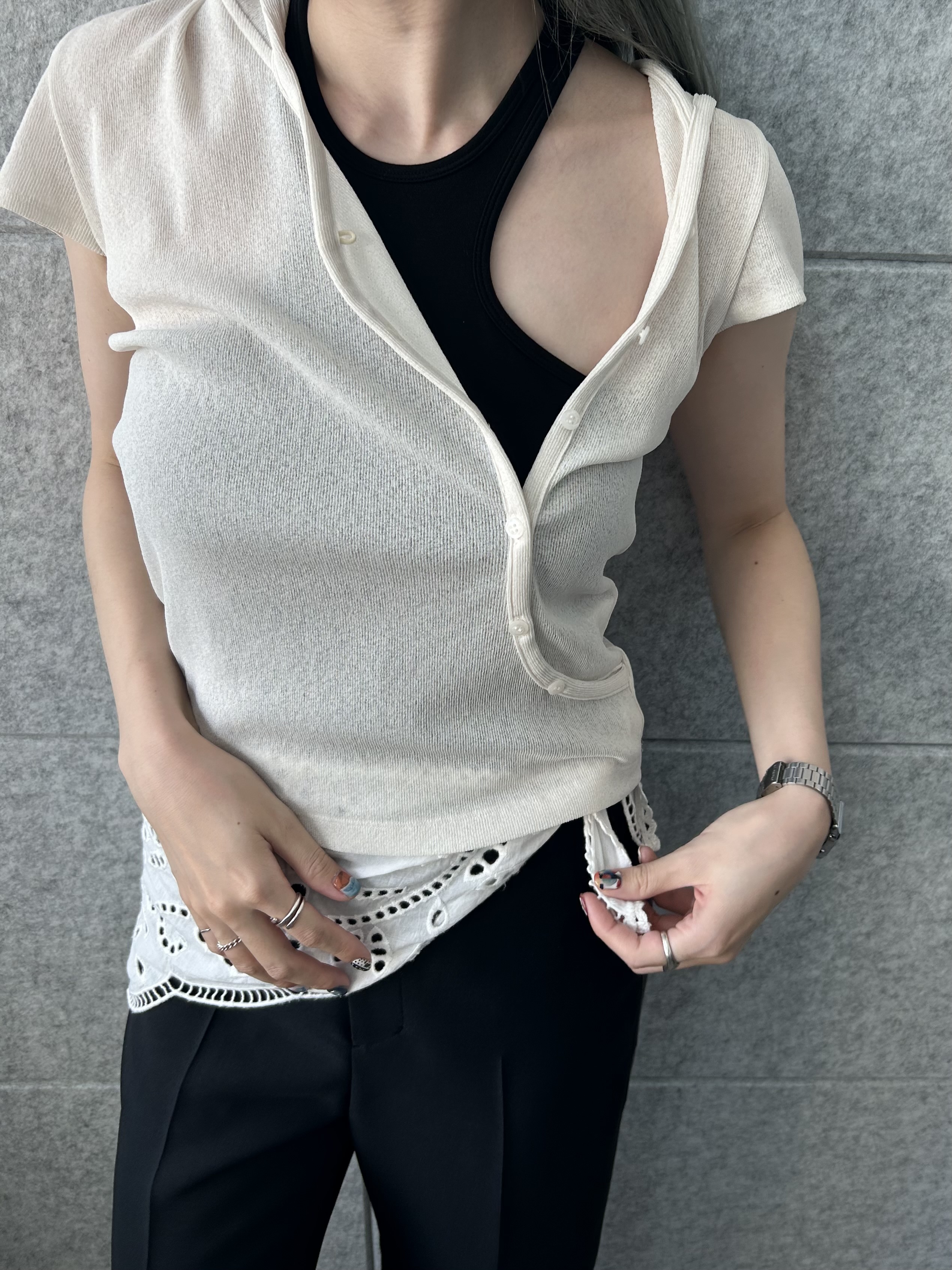 honoka Aさんの「CODE A｜soft button hood tee」を使ったコーディネート