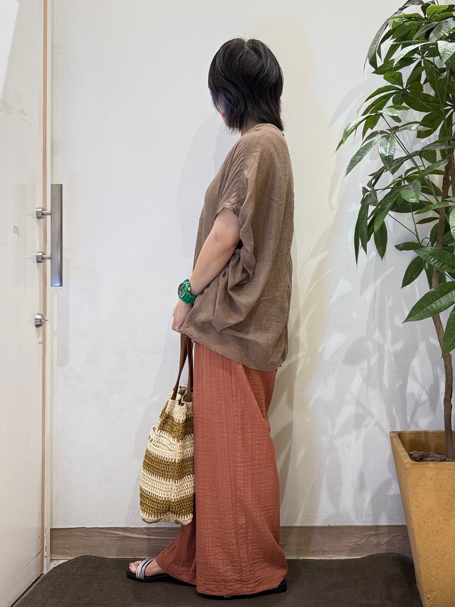 misakiさんの「SHOO･LA･RUE｜【体型カバー】バルーン風ゆるシャツブラウス」を使ったコーディネート