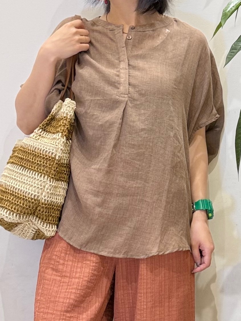 misakiさんの「SHOO･LA･RUE｜【体型カバー】バルーン風ゆるシャツブラウス」を使ったコーディネート