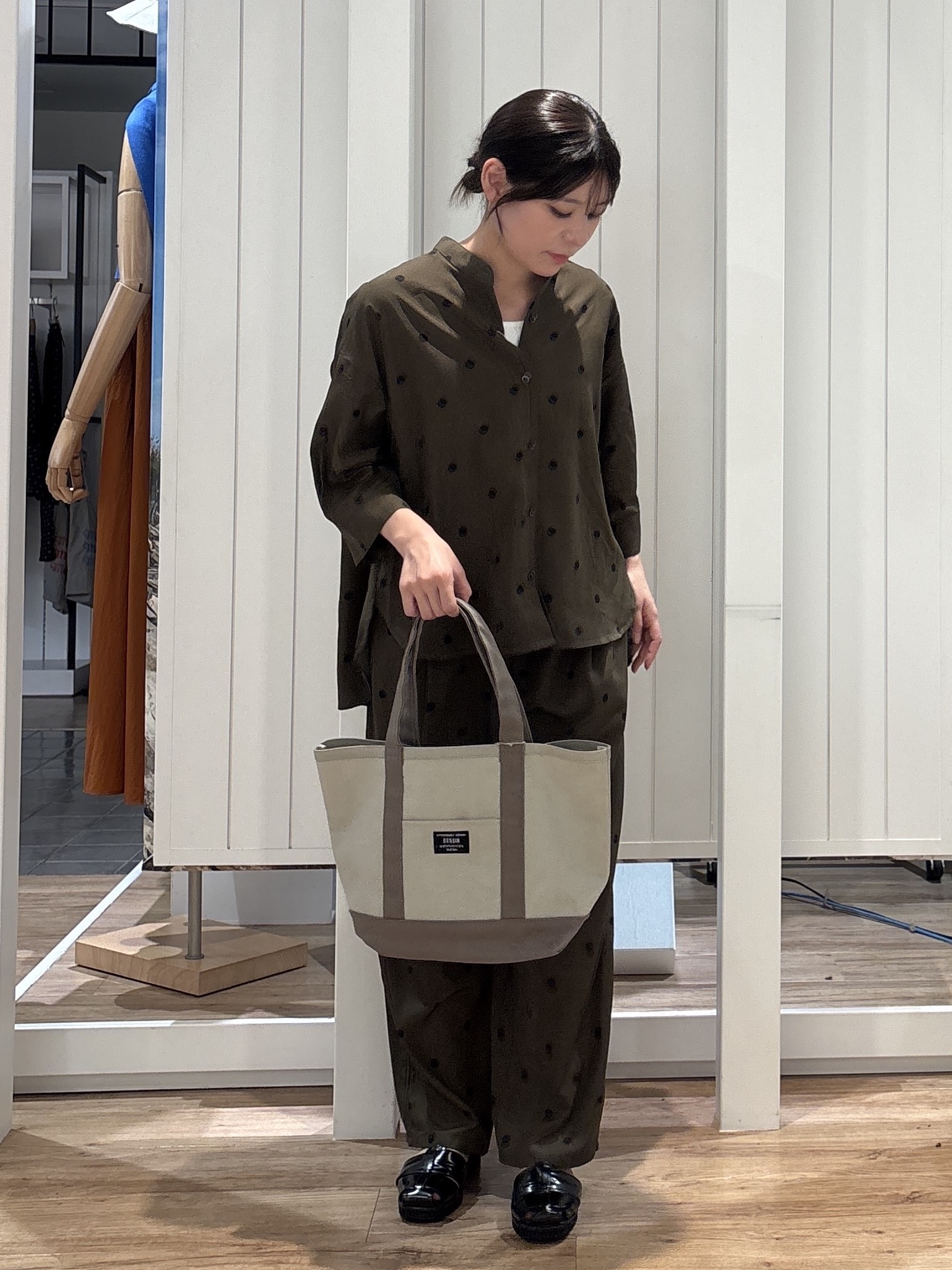 hinakoさんの「Dessin｜【セットアップ可】ドットプリント ハーフスリーブシャツ」を使ったコーディネート