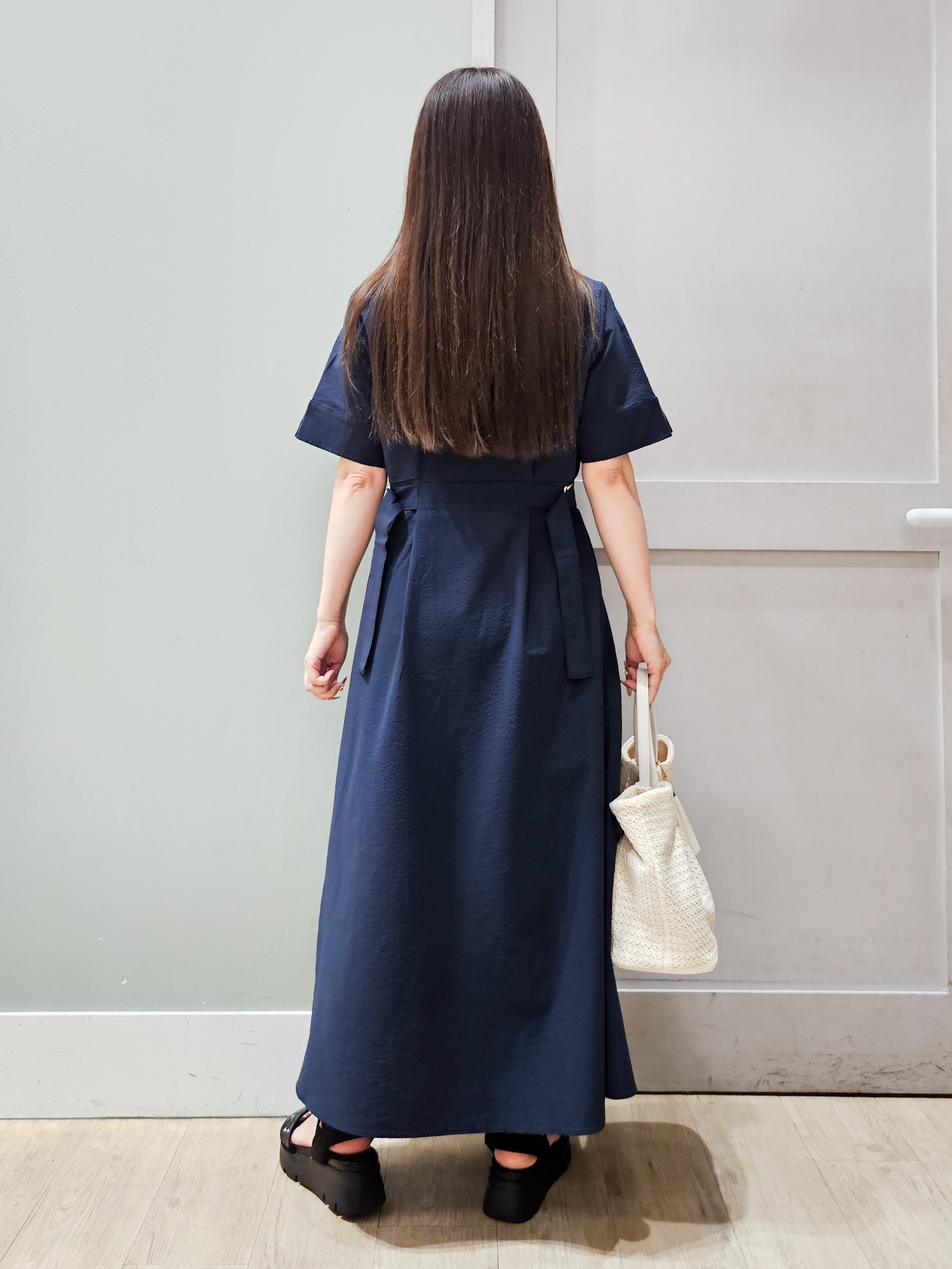 maiさんの「grove｜【低身長さんも選べる着丈/UV・シワになりにくいetc】涼やかさも、きちんとも叶うワンピース」を使ったコーディネート