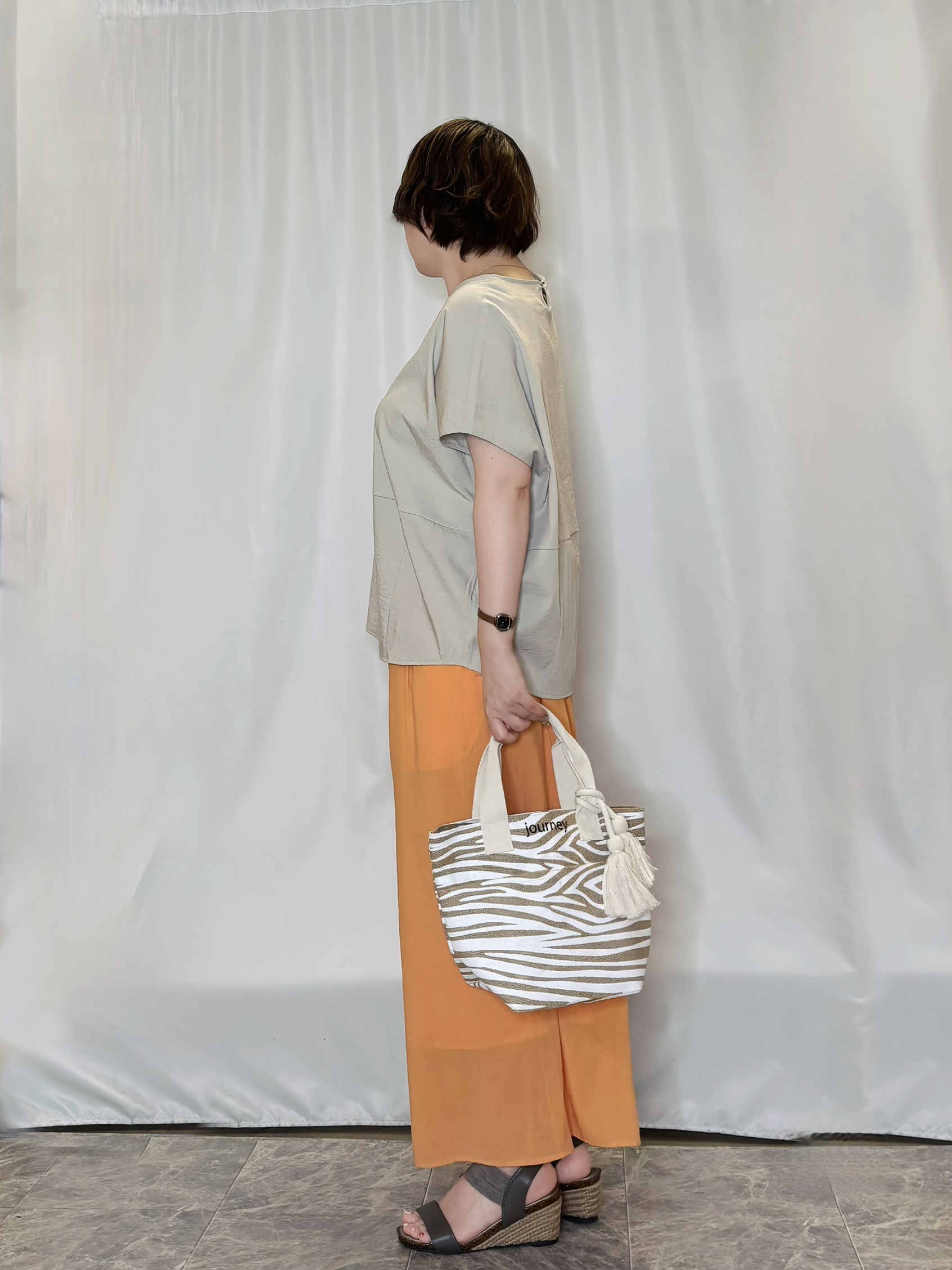 たみさんの「SHOO･LA･RUE｜【洗濯機可/セットアップ可】軽凛(かろりん) シンプル上品 切替コクーントップス」を使ったコーディネート