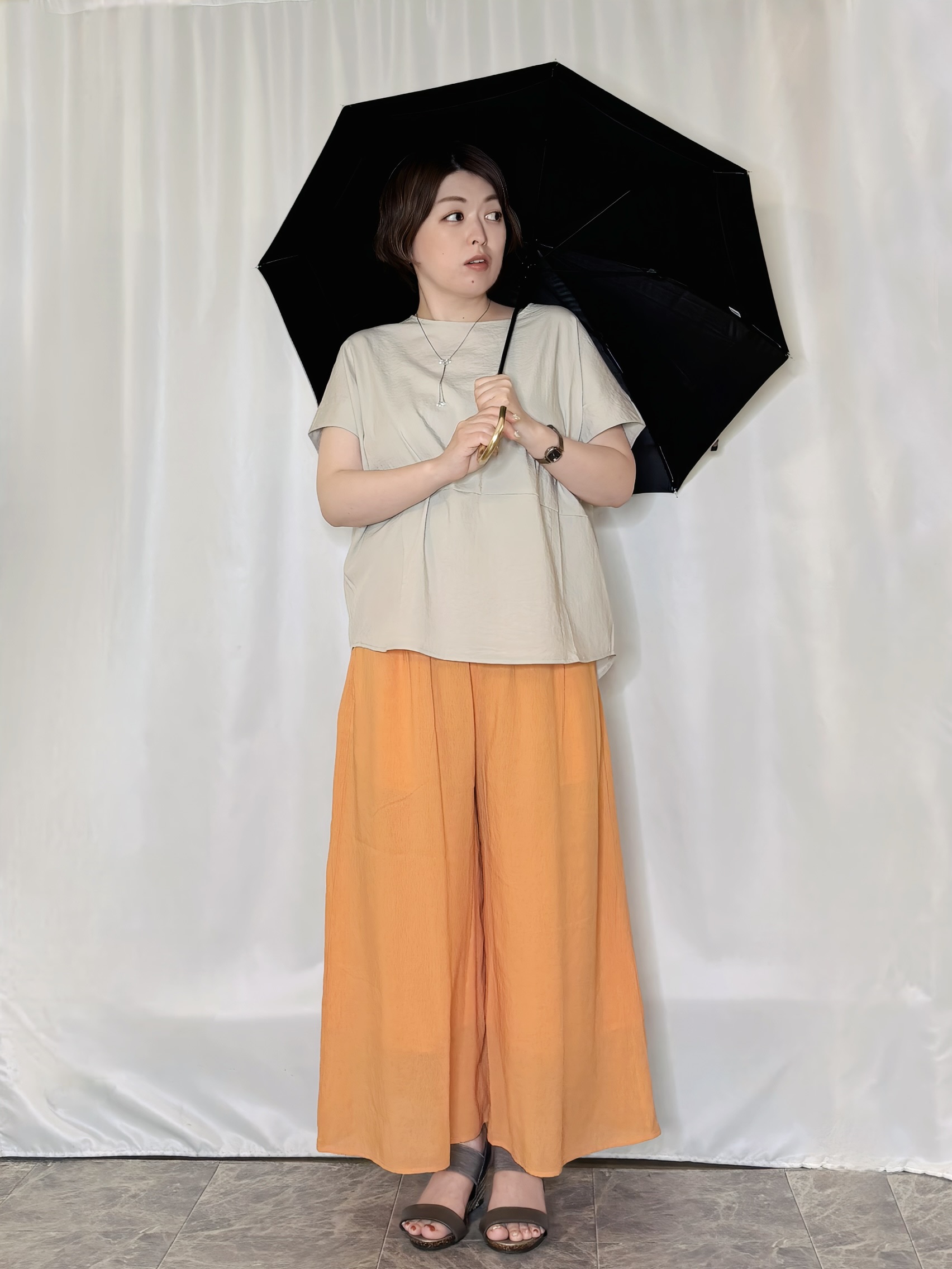 たみさんの「SHOO･LA･RUE｜【洗濯機可/セットアップ可】軽凛(かろりん) シンプル上品 切替コクーントップス」を使ったコーディネート