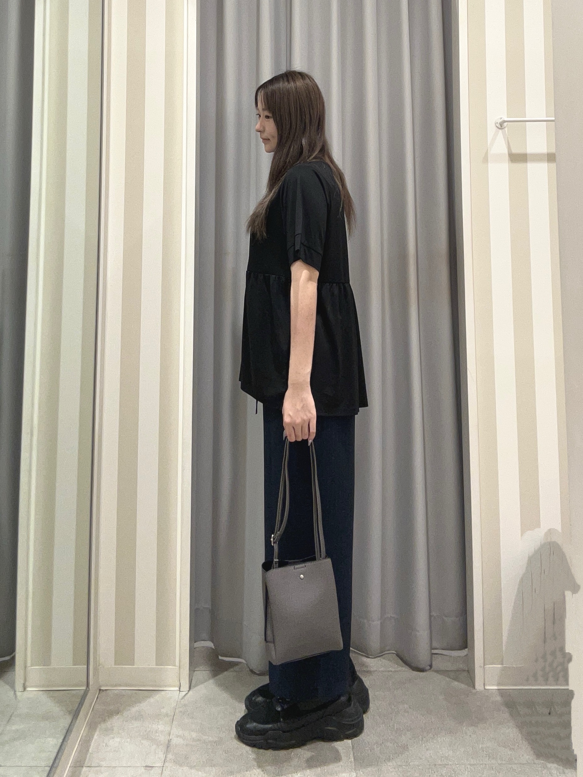 美空さんの「SHOO･LA･RUE｜【S-LL/洗濯機可/UV】インせず着られる サイドギャザー切替トップス」を使ったコーディネート