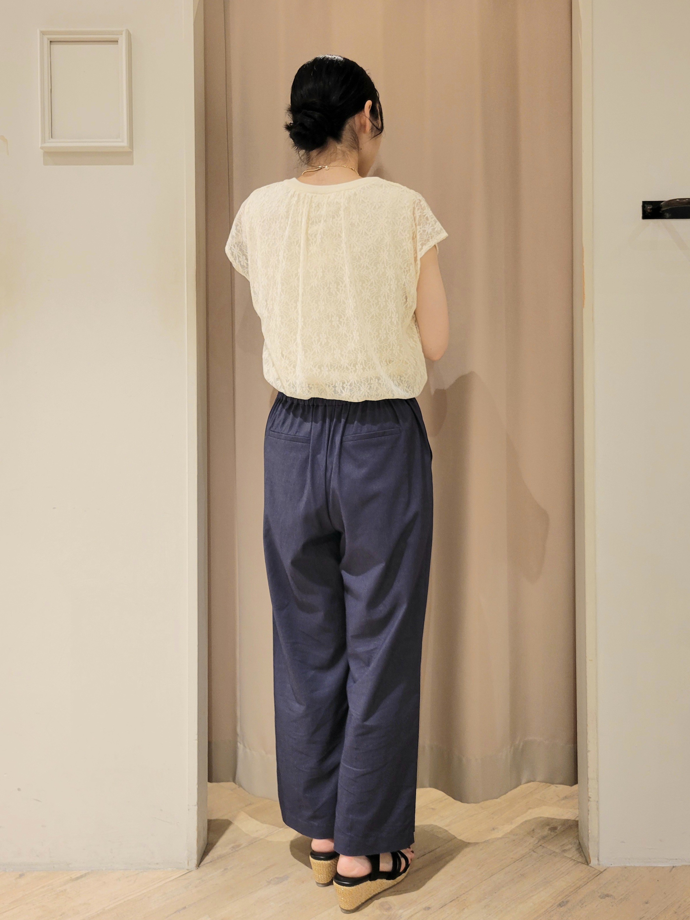 いそさんの「grove｜【肩回りカバー】一枚で叶う、レイヤードニット」を使ったコーディネート