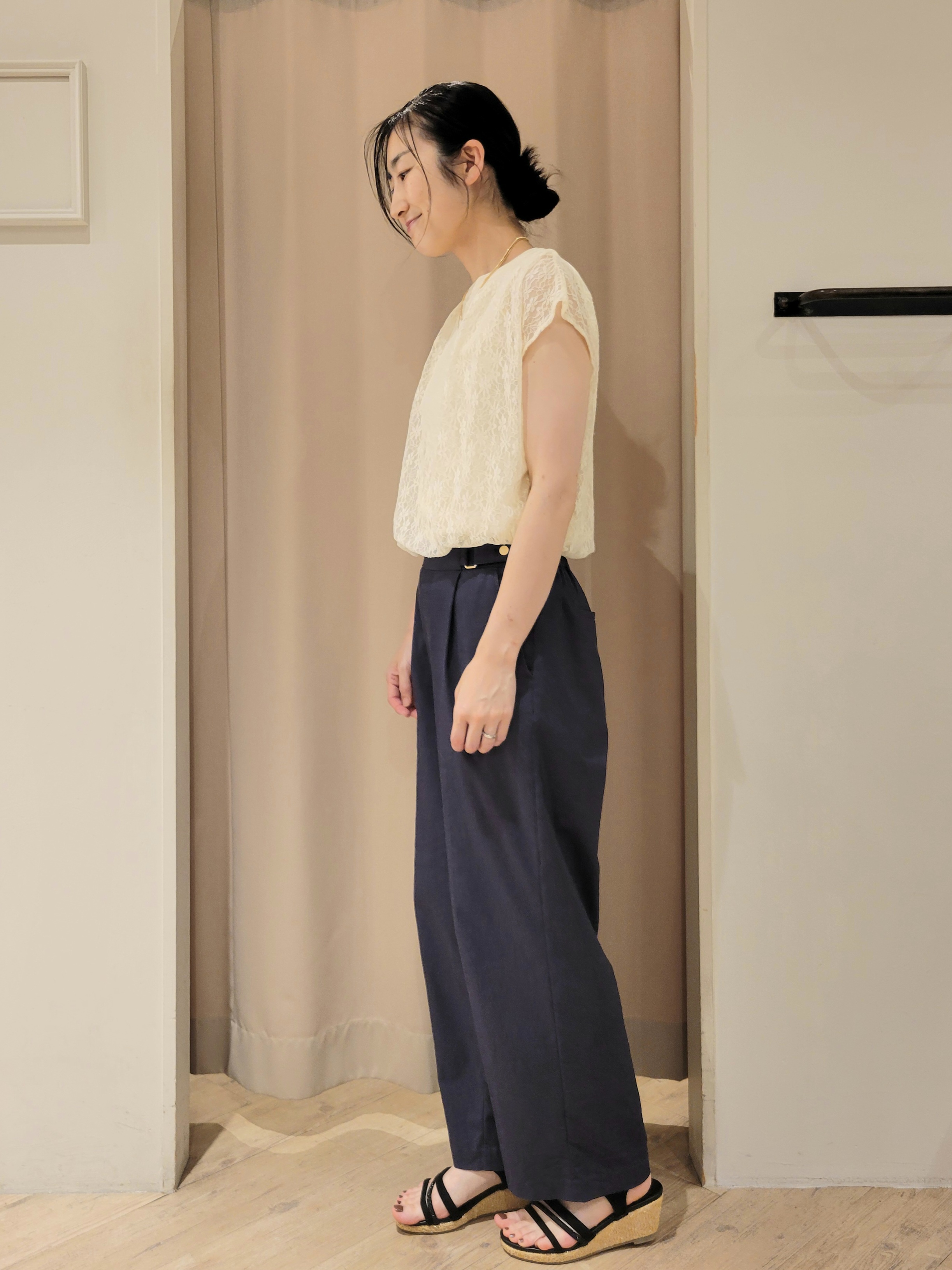 いそさんの「grove｜【肩回りカバー】一枚で叶う、レイヤードニット」を使ったコーディネート