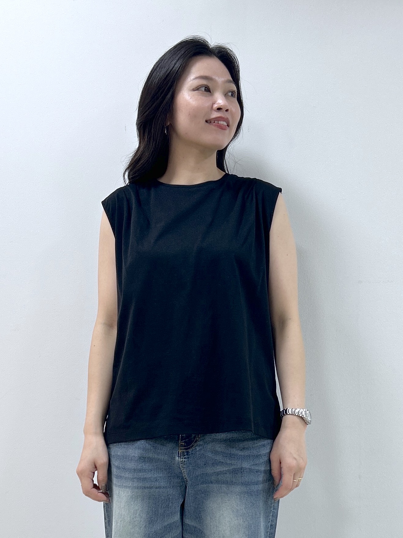 Kaiさんの「Dessin｜【接触冷感/UVカット】美光沢ノースリーブカットソー」を使ったコーディネート