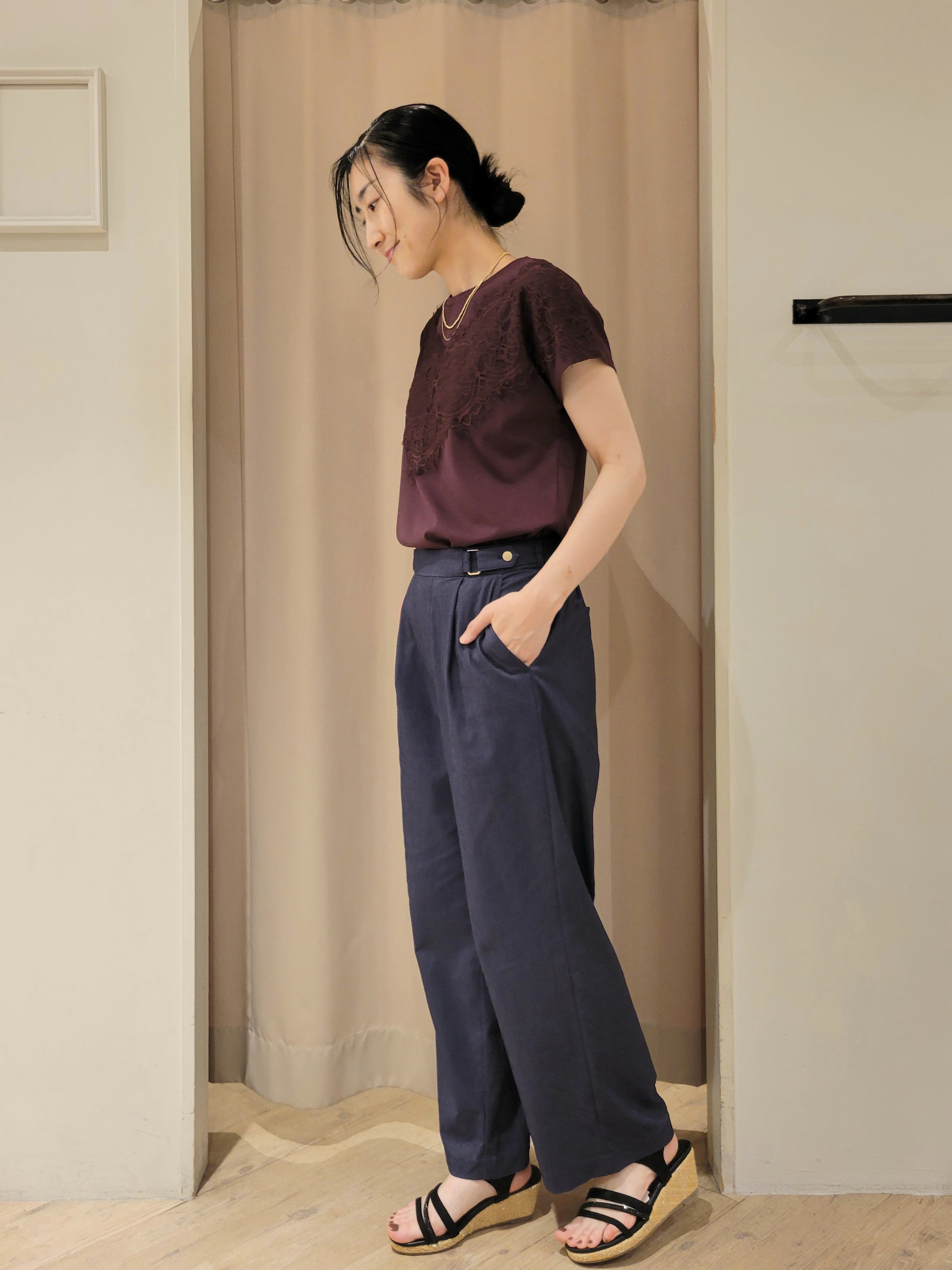 いそさんの「grove｜【持続冷感/SET UP可】ひんやりポンチシリーズ／フロントレースドルマンカットソー」を使ったコーディネート