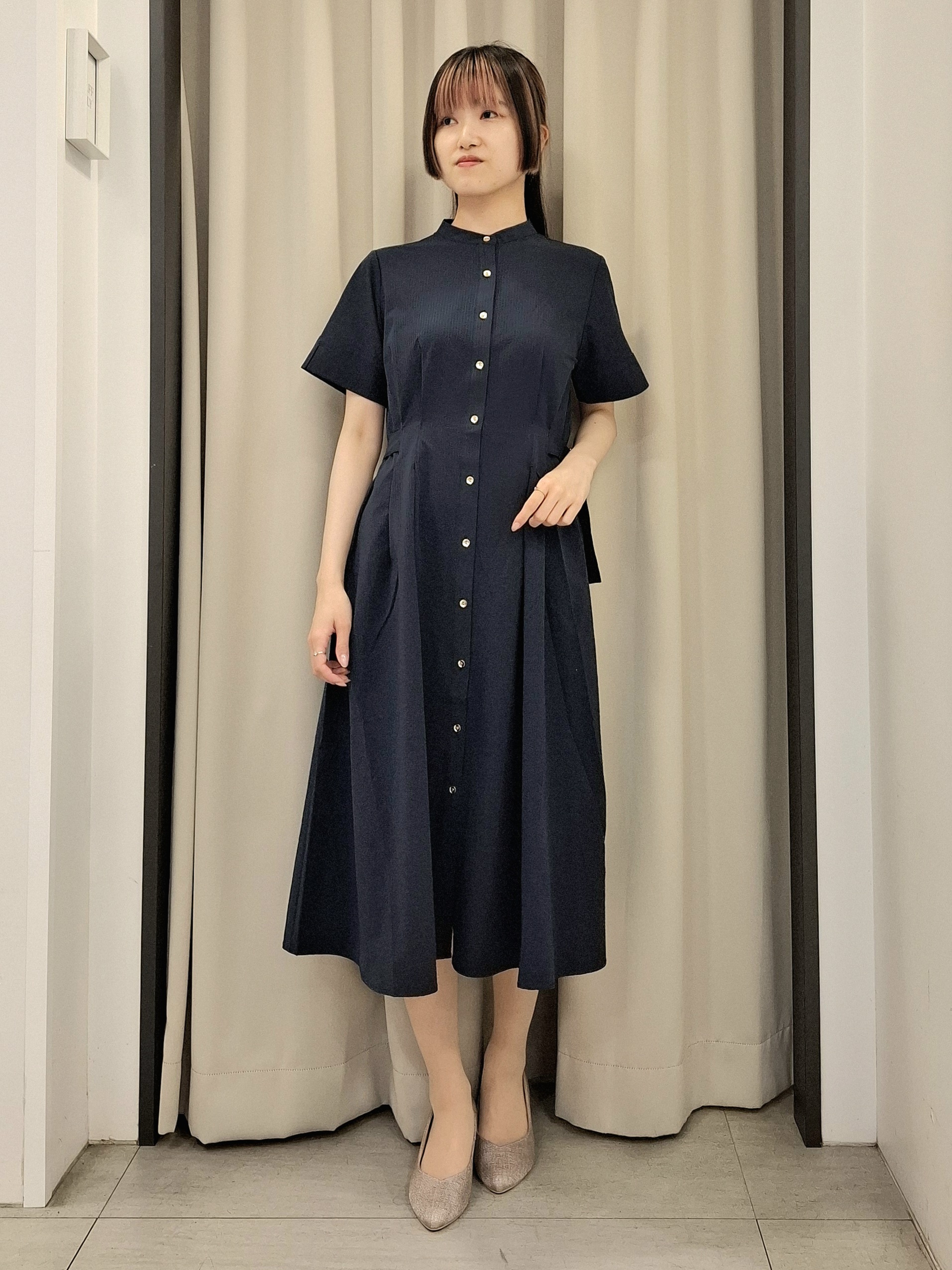 なーちゃんさんの「grove｜【低身長さんも選べる着丈/UV・シワになりにくいetc】涼やかさも、きちんとも叶うワンピース」を使ったコーディネート