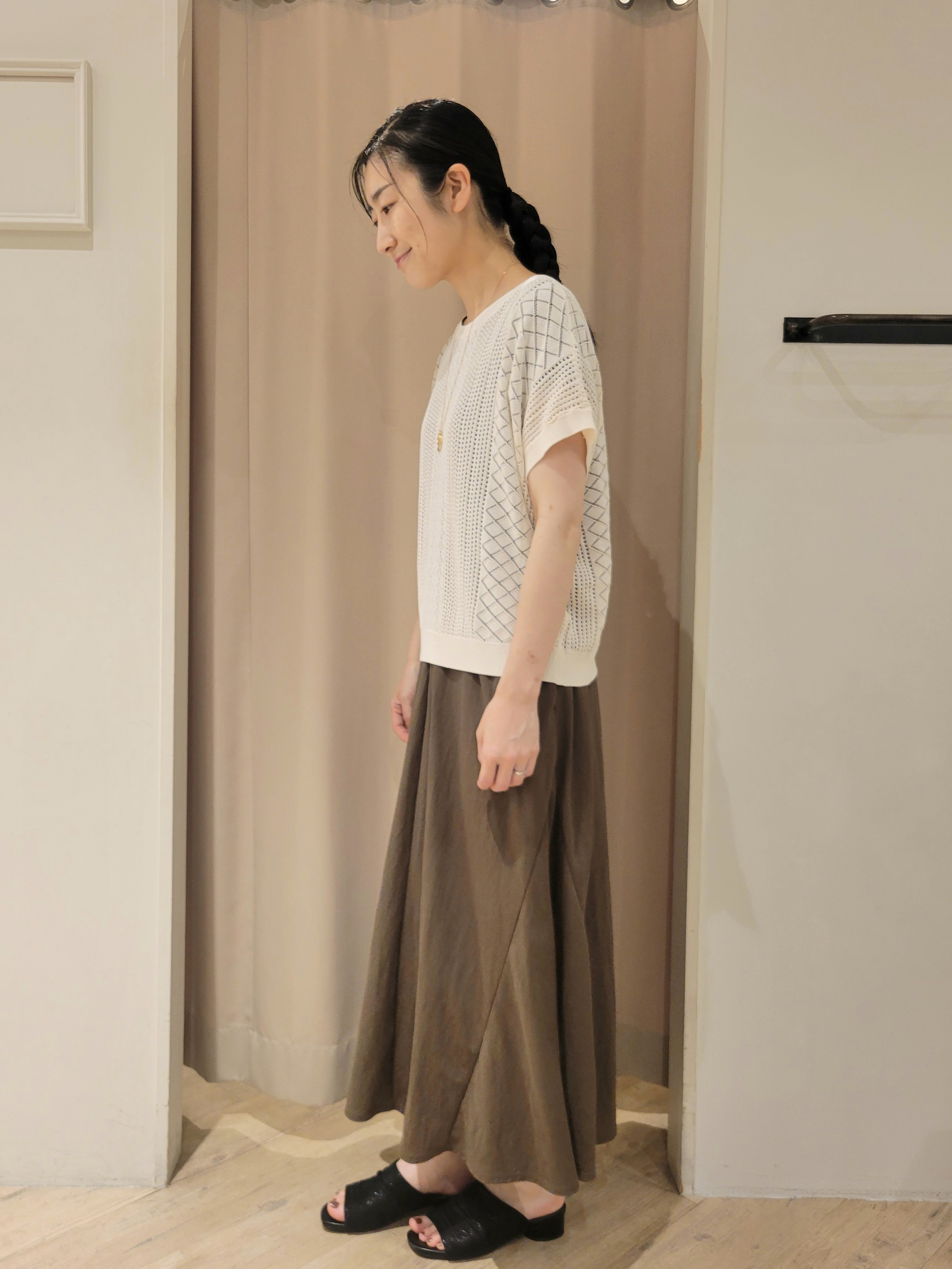 いそさんの「grove｜【低身長さんも選べる着丈】モクロディフレンチワンピース」を使ったコーディネート