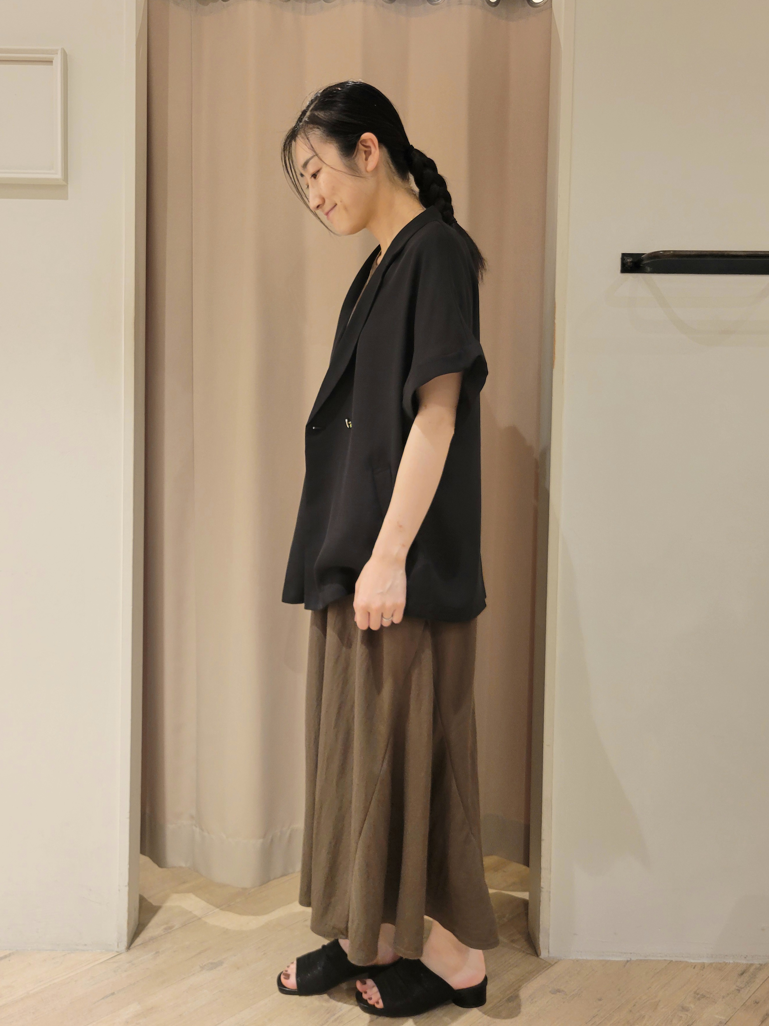 いそさんの「grove｜【低身長さんも選べる着丈】モクロディフレンチワンピース」を使ったコーディネート