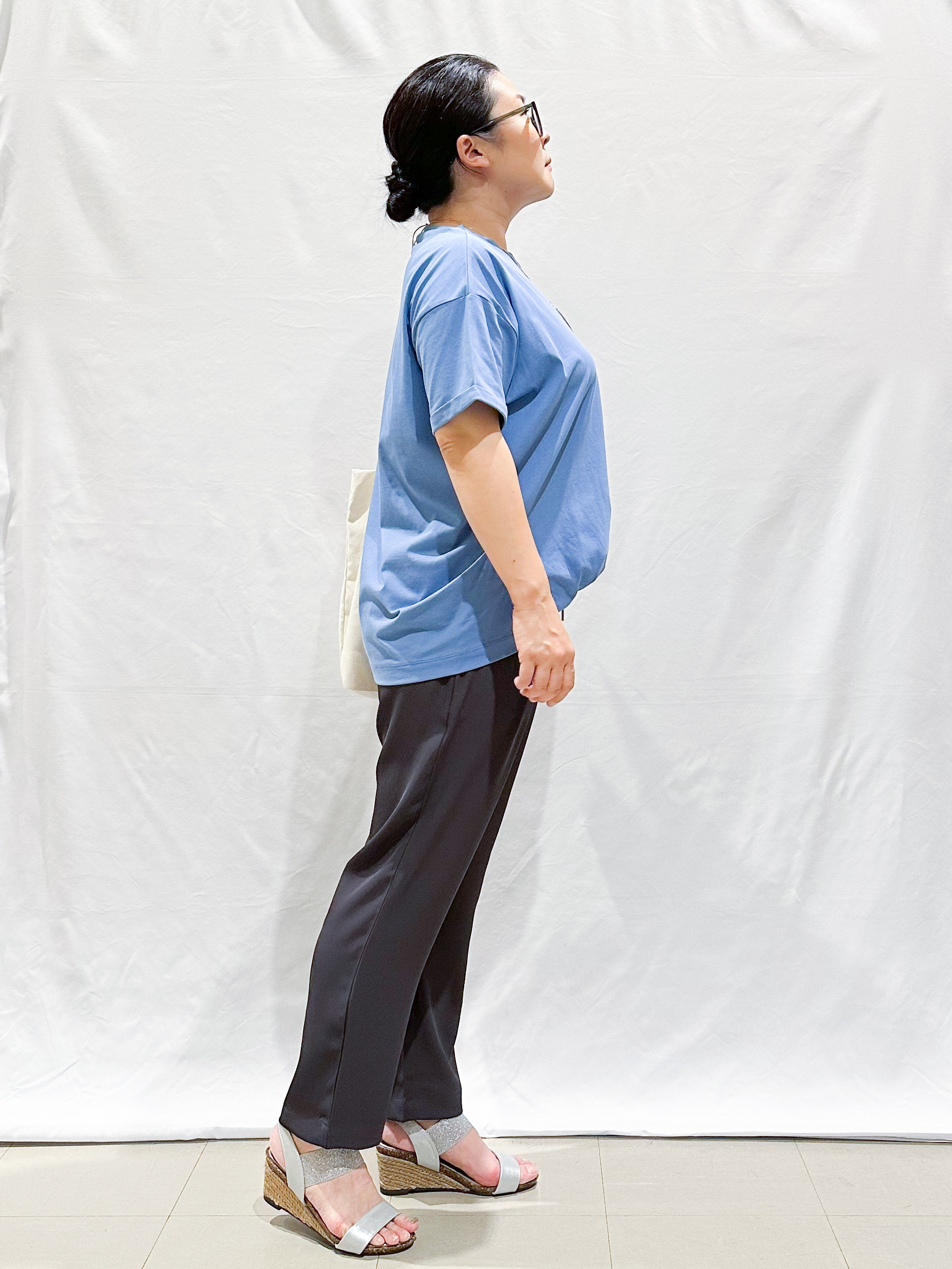 umeさんの「SHOO･LA･RUE｜【体型カバー/S-LL/洗濯機可】インせず決まる フロントタックデザインTシャツ」を使ったコーディネート