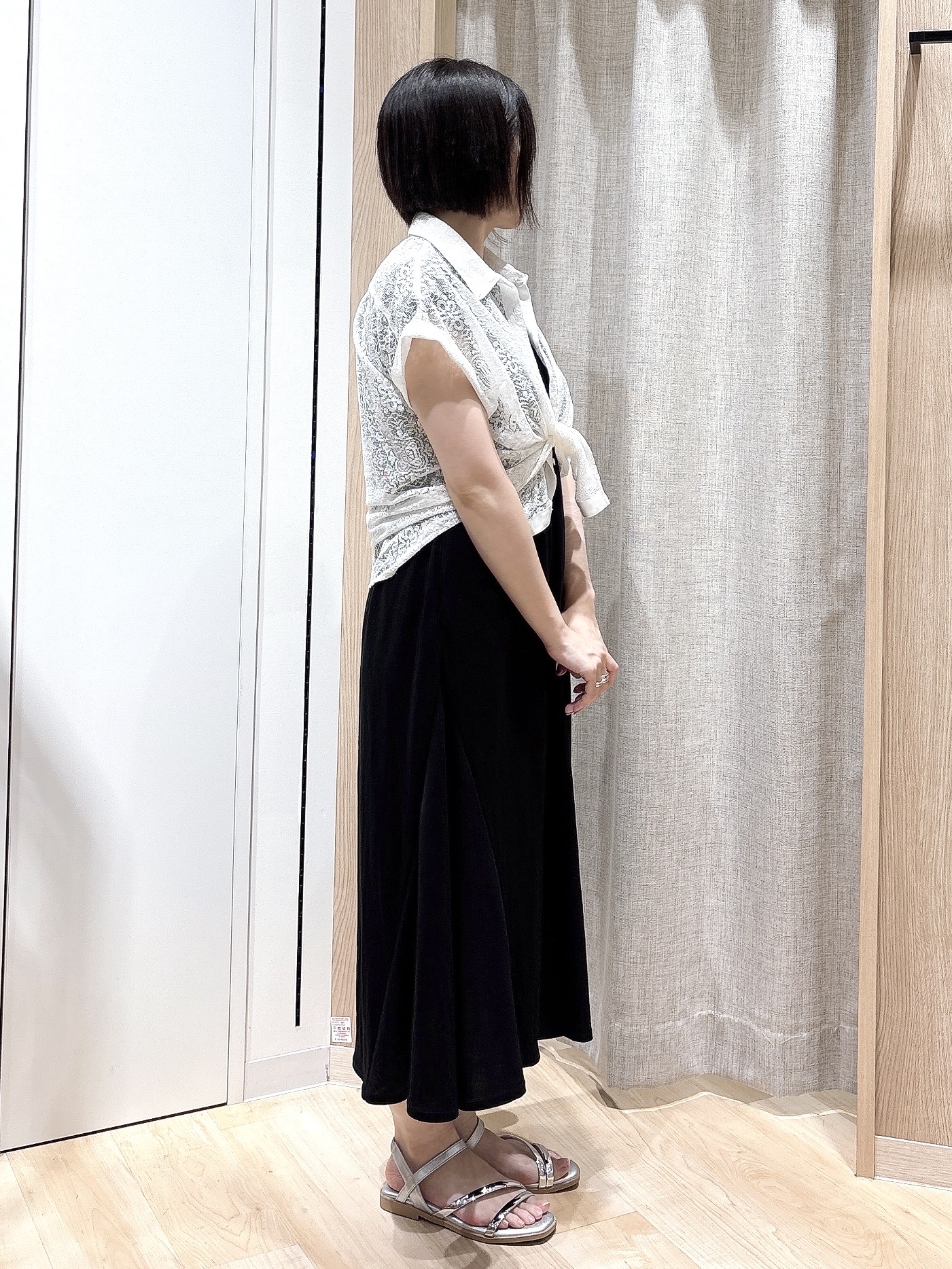 まぁさんさんの「grove｜【洗える・体型カバー】レースドルマンシャツ」を使ったコーディネート