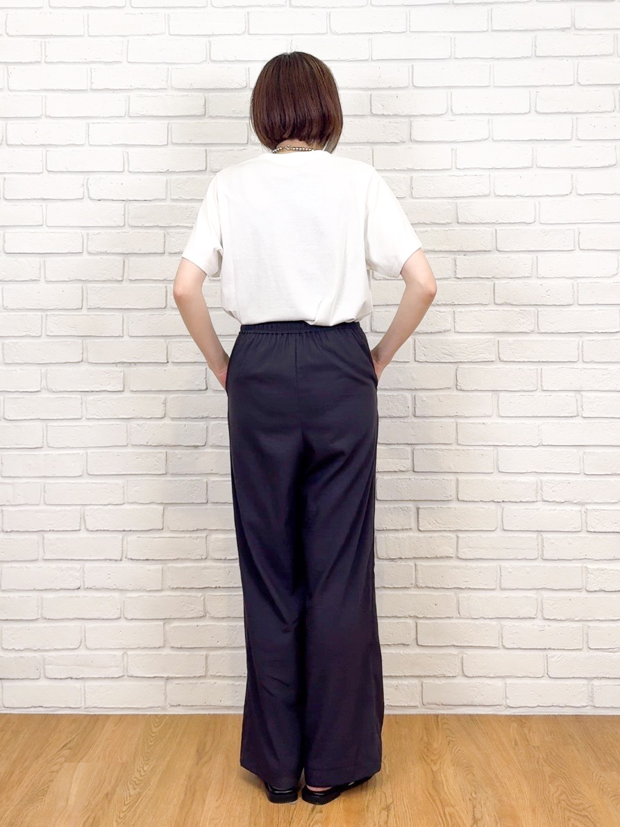 𝐜𝐡𝐢𝐤𝐚さんの「SHOO･LA･RUE｜【洗濯機可/体型カバー】二の腕隠れる ゆるっとドルマンバンドカラーシャツ」を使ったコーディネート