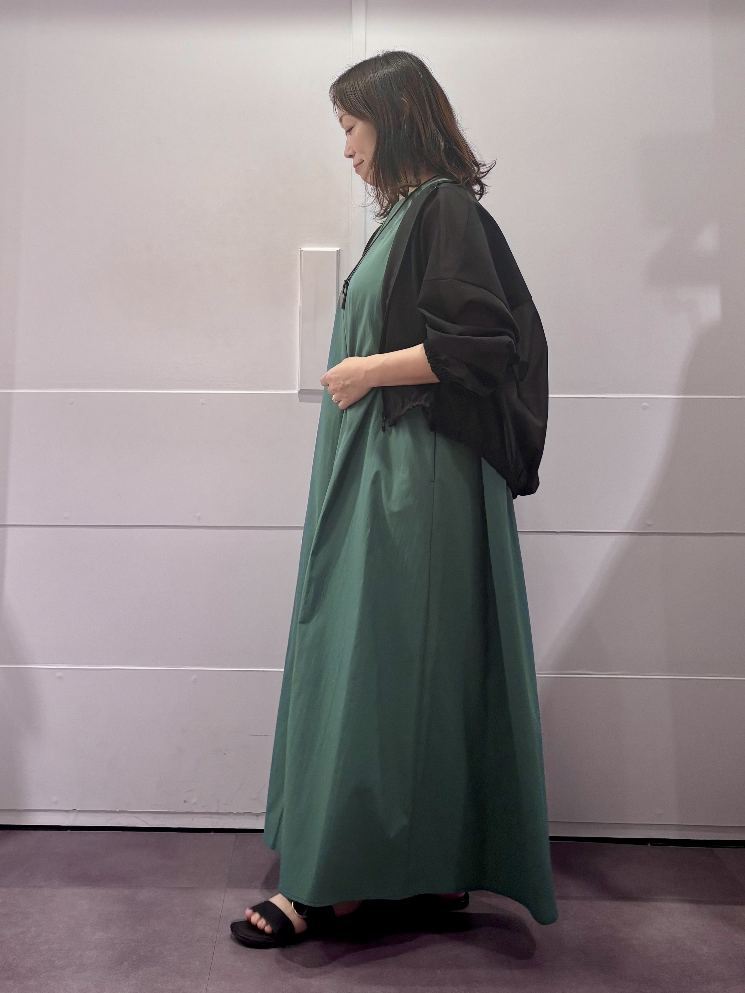 TOKOさんの「UNTITLED｜【残暑も快適/接触冷感/UVカット/吸水速乾】Aラインロングワンピース」を使ったコーディネート