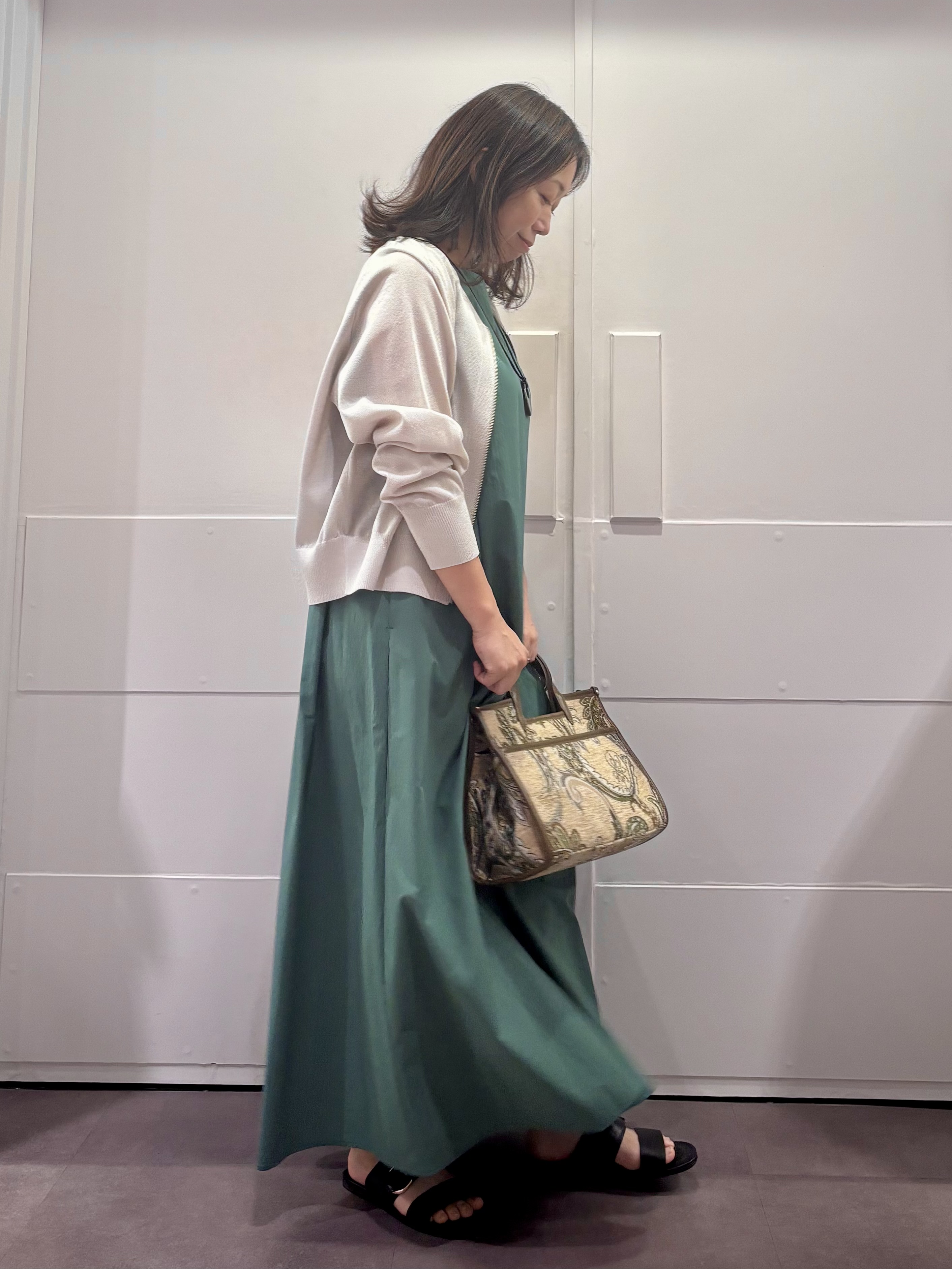 TOKOさんの「UNTITLED｜【残暑も快適/接触冷感/UVカット/吸水速乾】Aラインロングワンピース」を使ったコーディネート